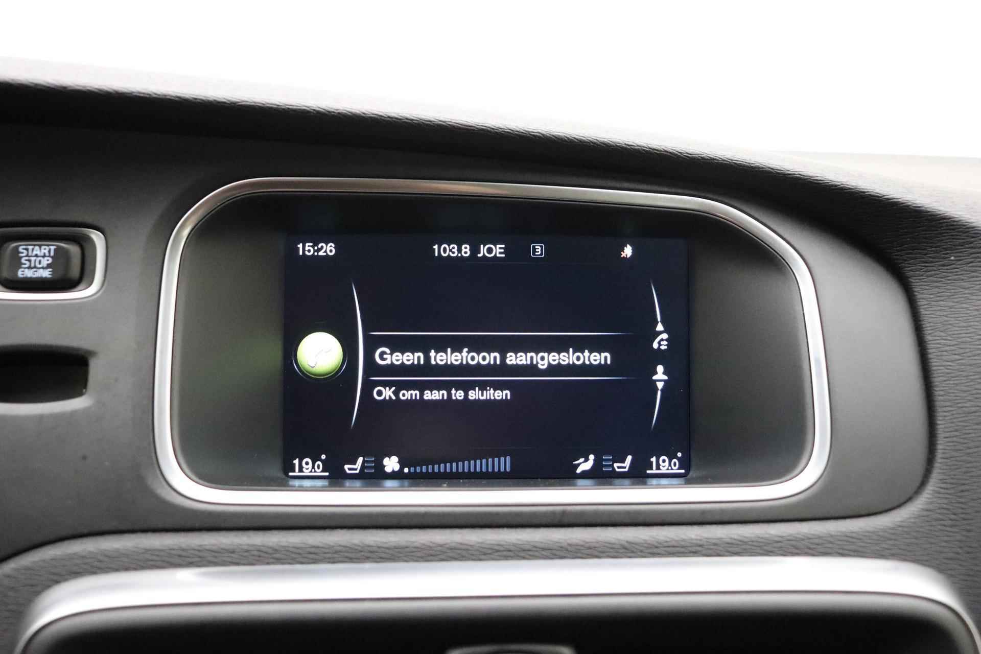 Volvo V40 2.0 D4 Summum Business | Harman Kardon | Lederen bekleding | Navigatie | Stoelverwarming | Parkeersensoren | Weinig kilometers! - 24/35