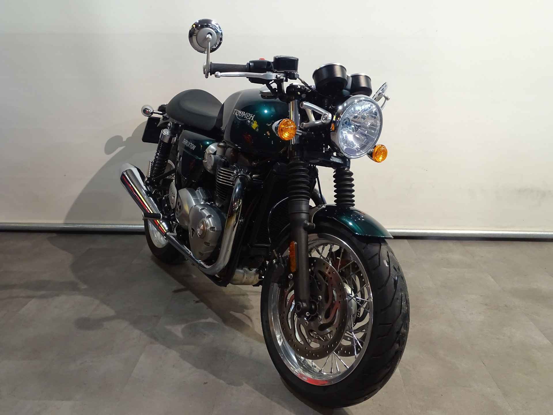 Triumph THRUXTON 1200 - 2/9