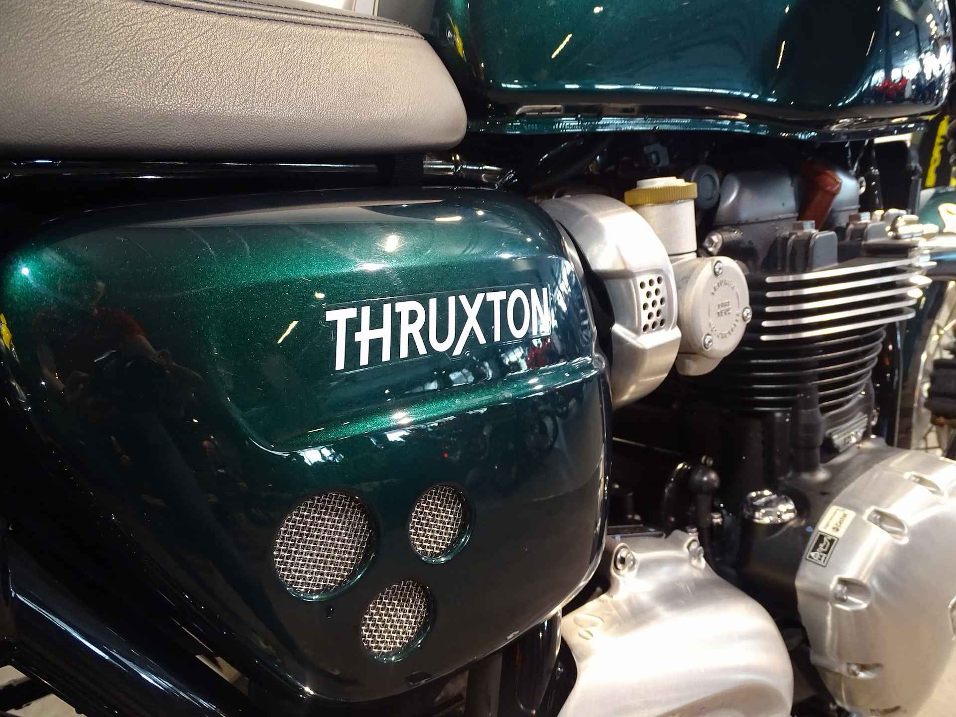 Triumph THRUXTON 1200 - 8/9