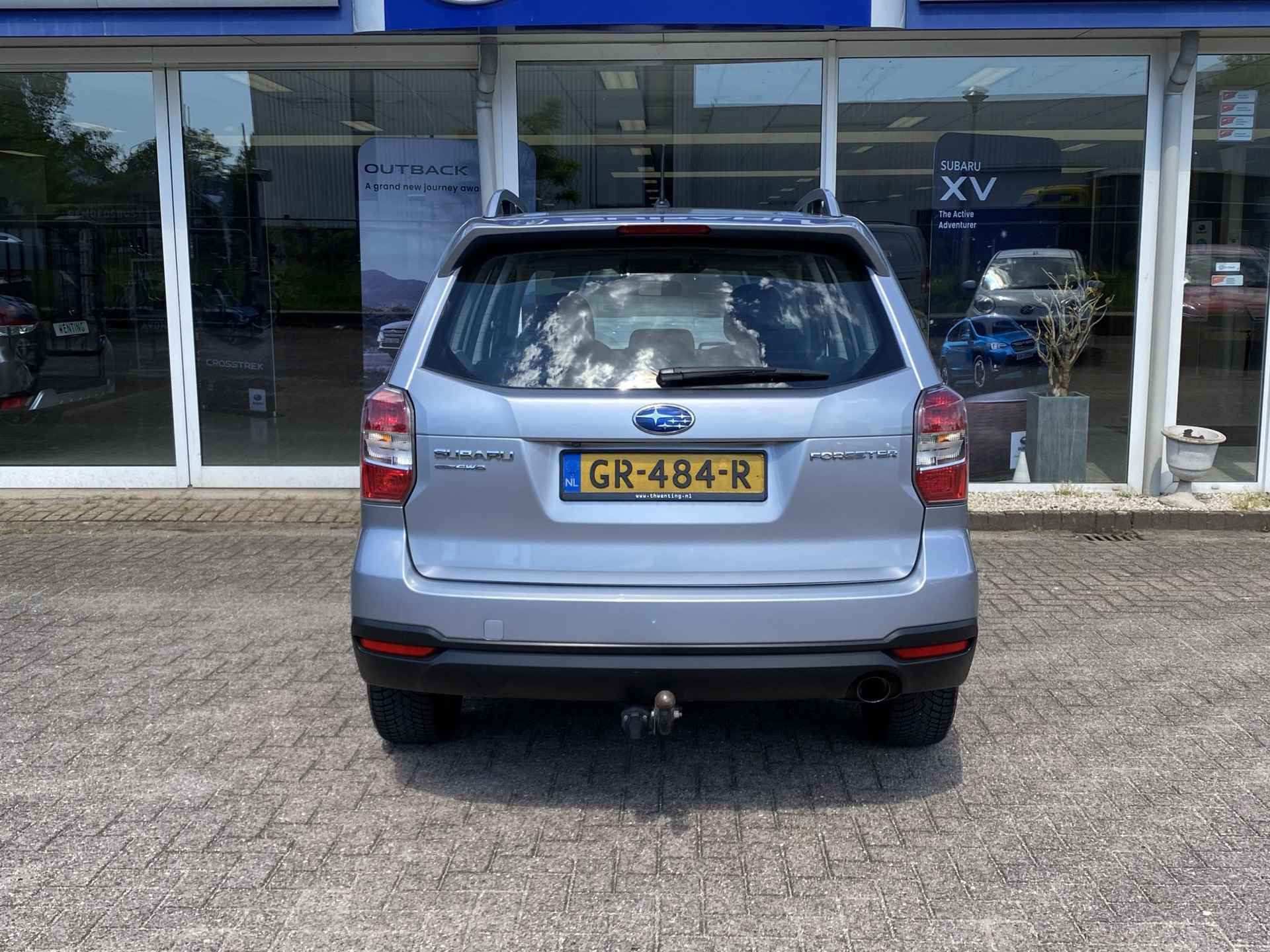 Subaru Forester 2.0 Luxury | Stoelverwarming voor | Cruise control | Navigatie | Achteruitrijcamera | Trekhaak | - 8/38