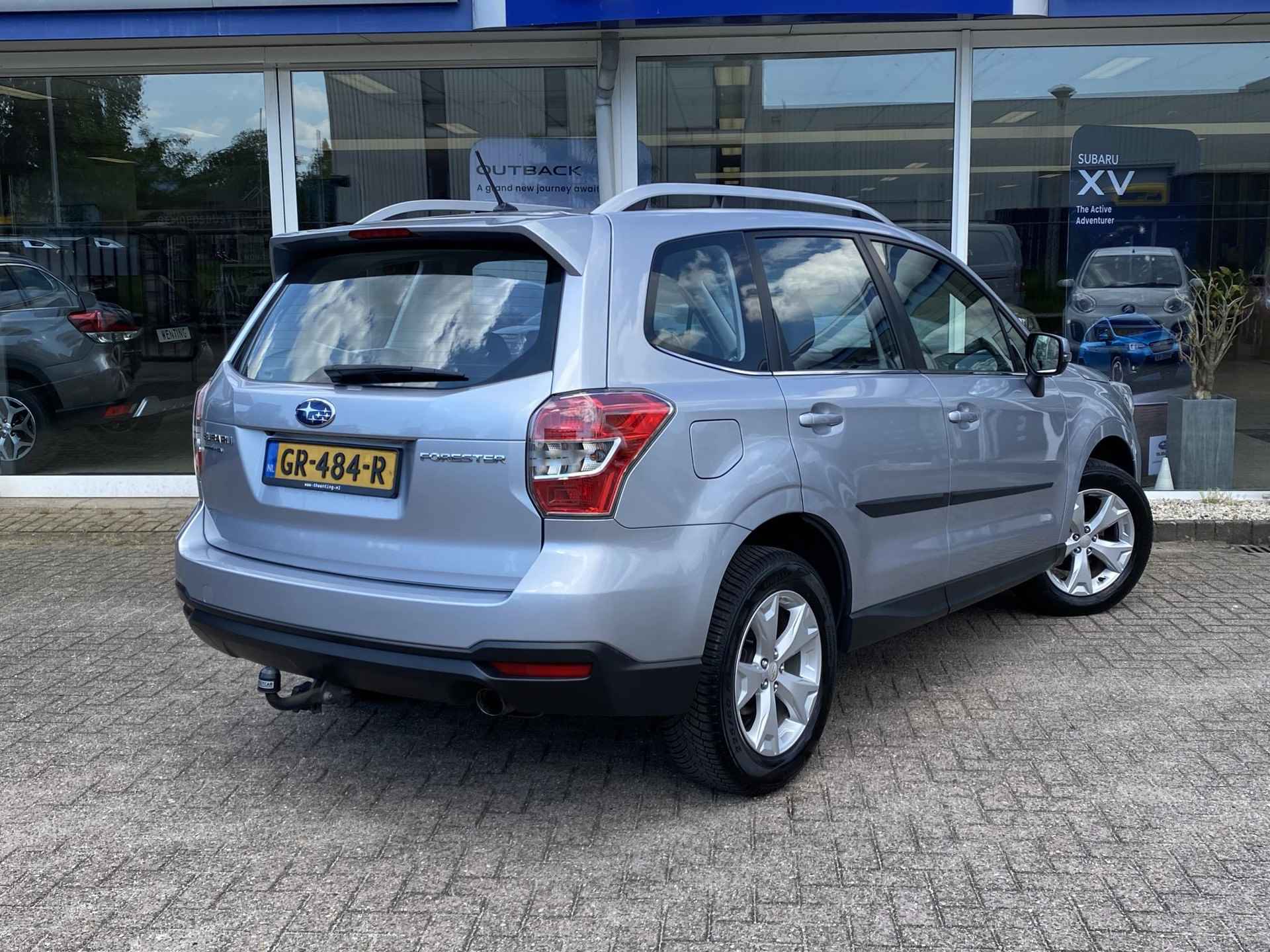 Subaru Forester 2.0 Luxury | Stoelverwarming voor | Cruise control | Navigatie | Achteruitrijcamera | Trekhaak | - 17/38