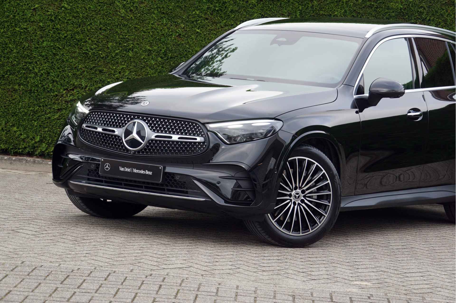 Mercedes-Benz GLC GLC 300 e 4M AMG Line | Achterasbesturing Luchtvering Burmester Pano Distronic Trekhaak - 15/51