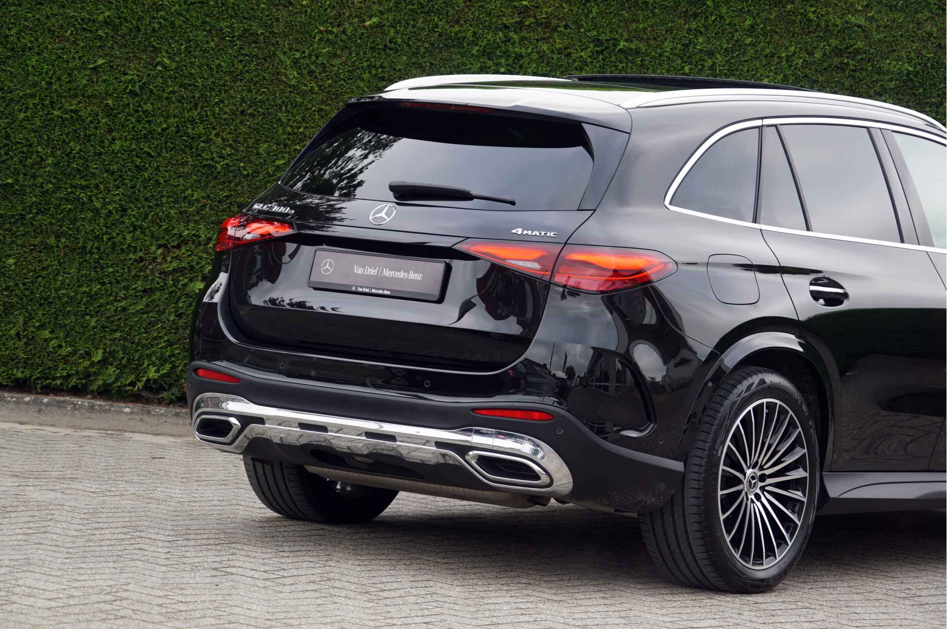 Mercedes-Benz GLC GLC 300 e 4M AMG Line | Achterasbesturing Luchtvering Burmester Pano Distronic Trekhaak - 45/51