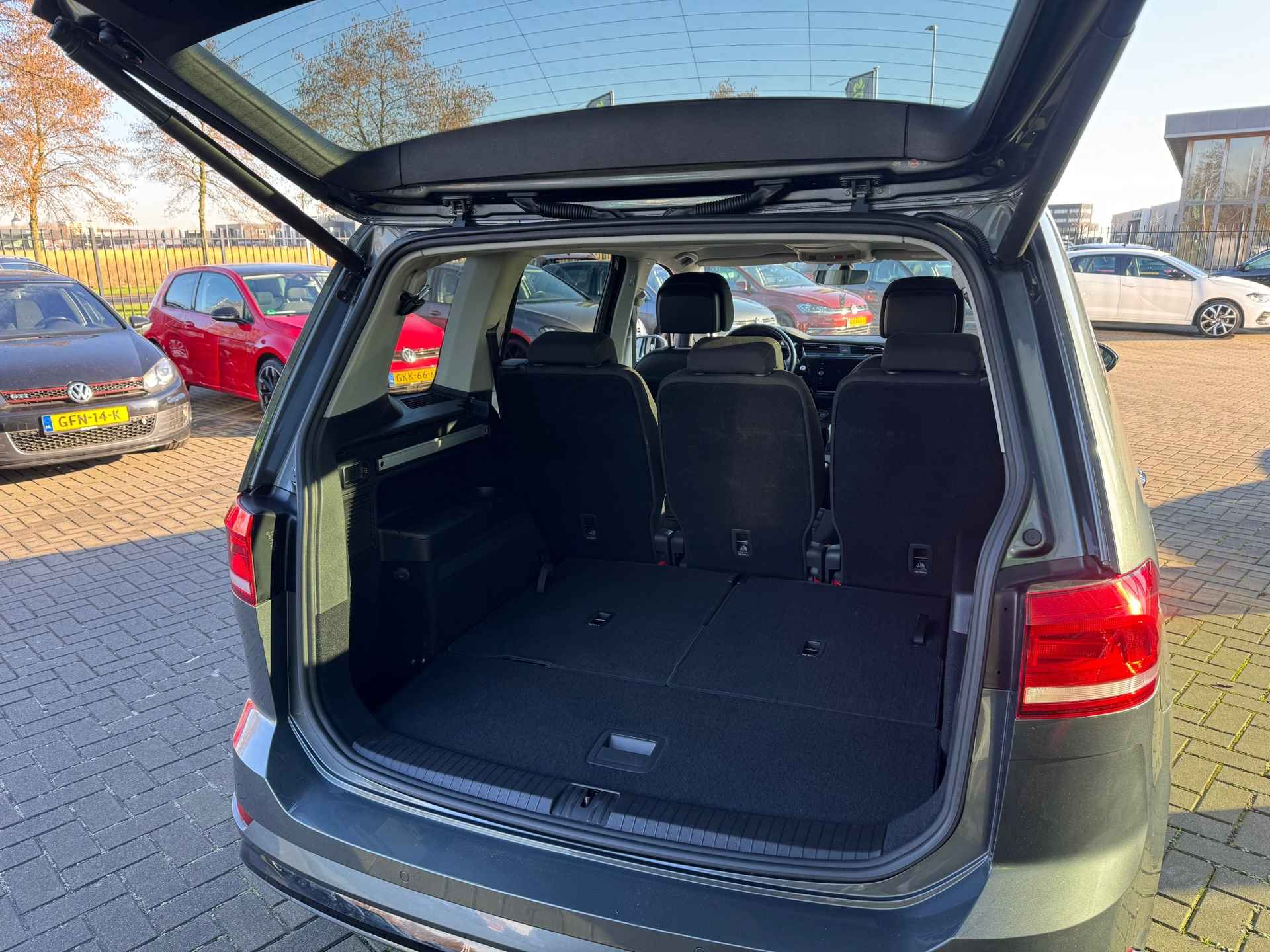 Volkswagen TOURAN 1.5 TSI Highline Business R 7p * Navigatie * Camera * Carplay - 18/34