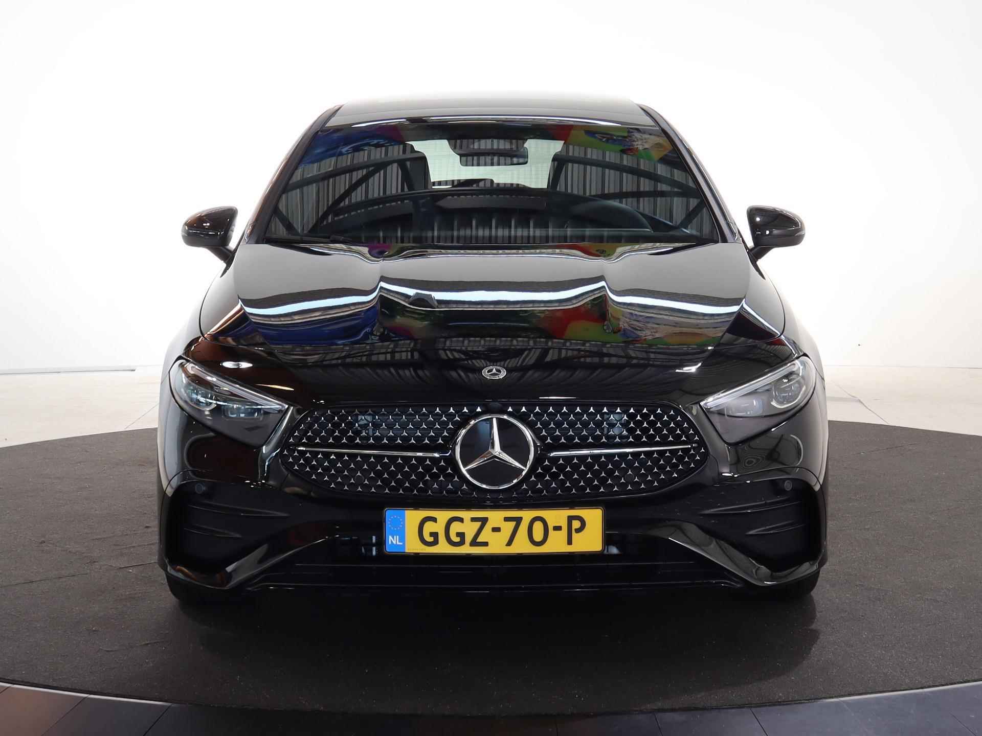 Mercedes-Benz A-klasse 180 Star Edition AMG Line | Panorama-schuifdak | Nightpakket | Keyless GO | Apple Carplay/Android Auto | Multibeam LED | Draadloos opladen | Achteruitrijcamera | - 4/23