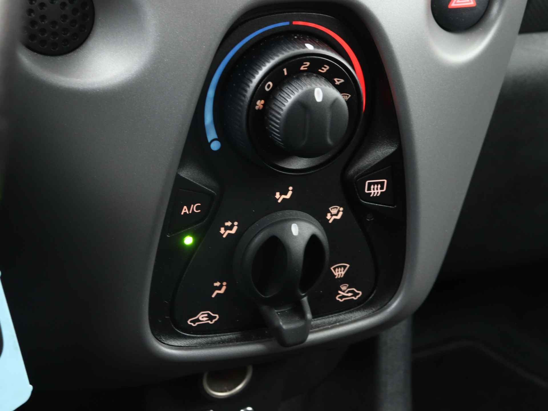 Peugeot 108 1.0 e-VTi Active | Airco | Bluetooth | Elek. ramen | - 11/40