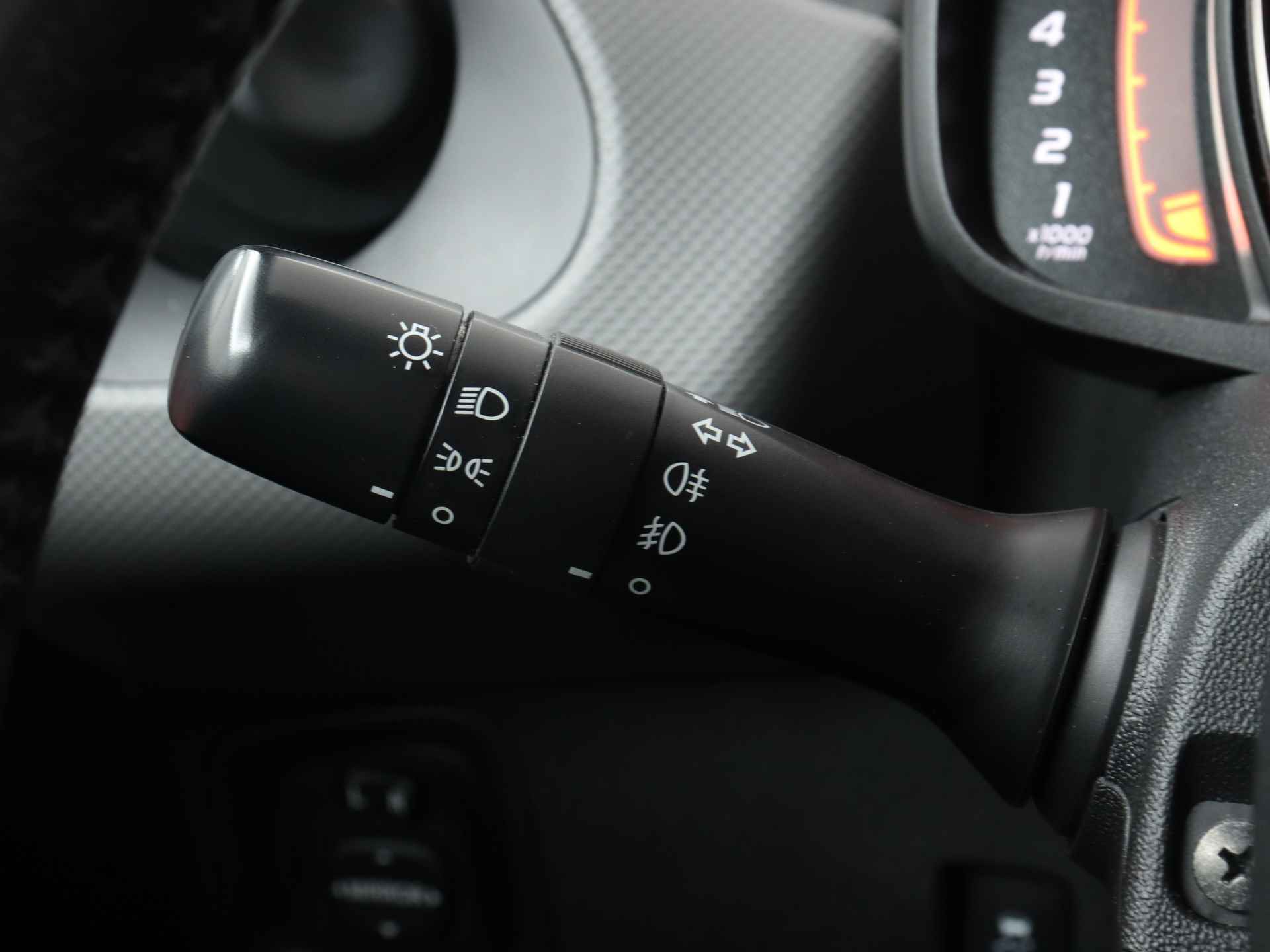 Peugeot 108 1.0 e-VTi Active | Airco | Bluetooth | Elek. ramen | - 23/40