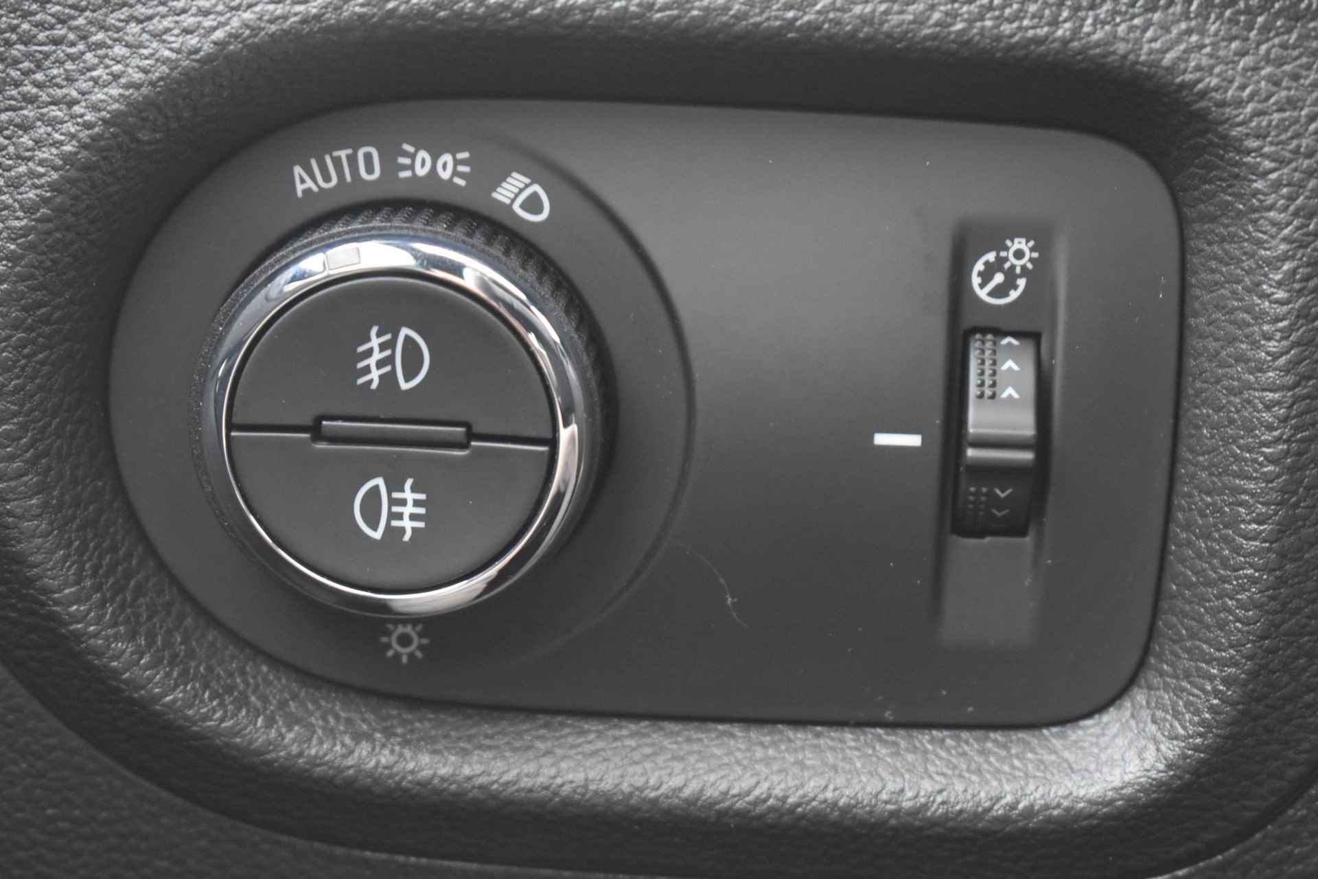 Opel Astra Sports Tourer 1.2 Ultimate Stoelverwarming Afneembare Trekhaak Climate Controle PDC Voor en Achter - 12/37