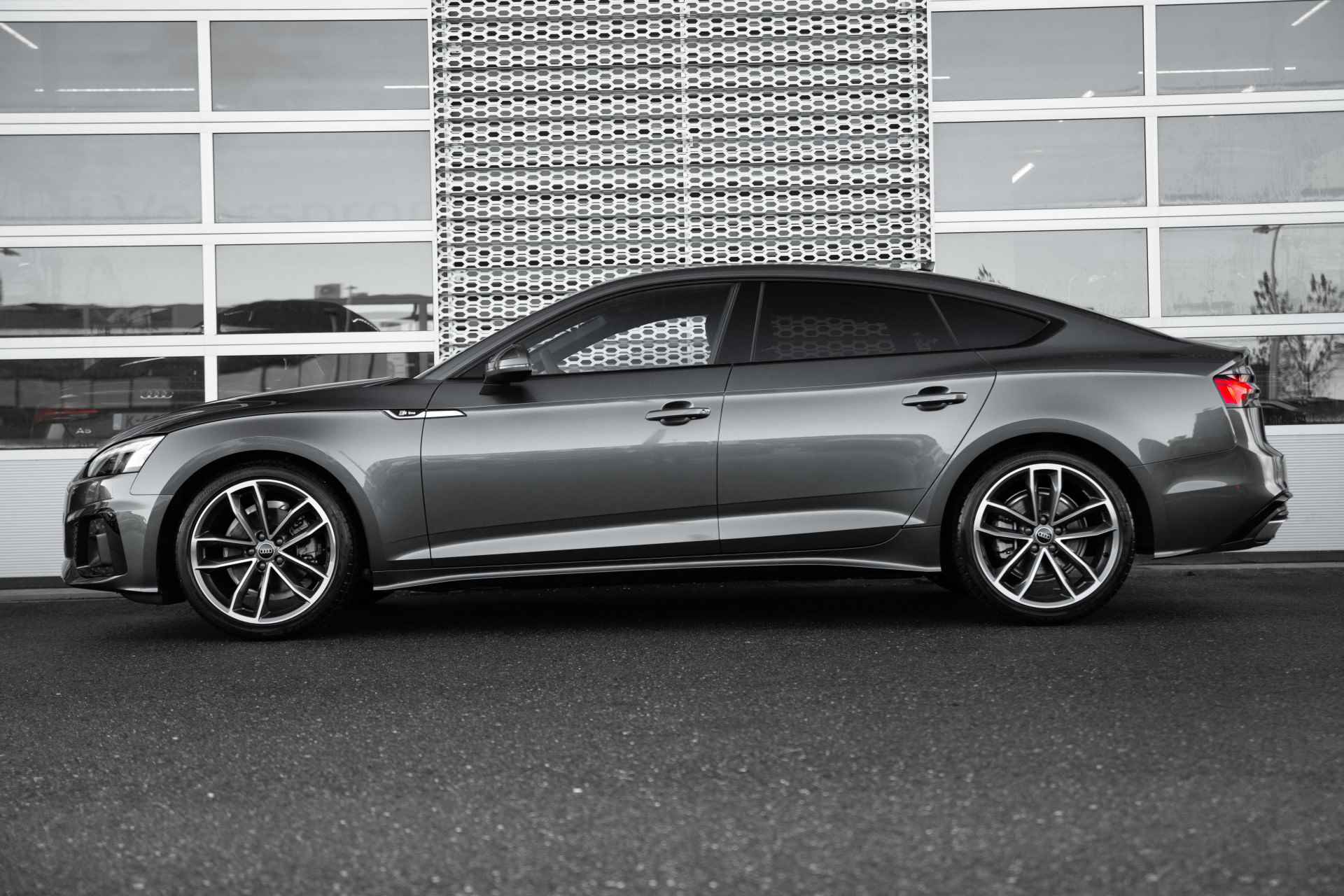 Audi A5 Sportback 35 TFSI S edition Competition | Assistentiepakket Driving + Parking | Zwart optiek | 19" - 6/70