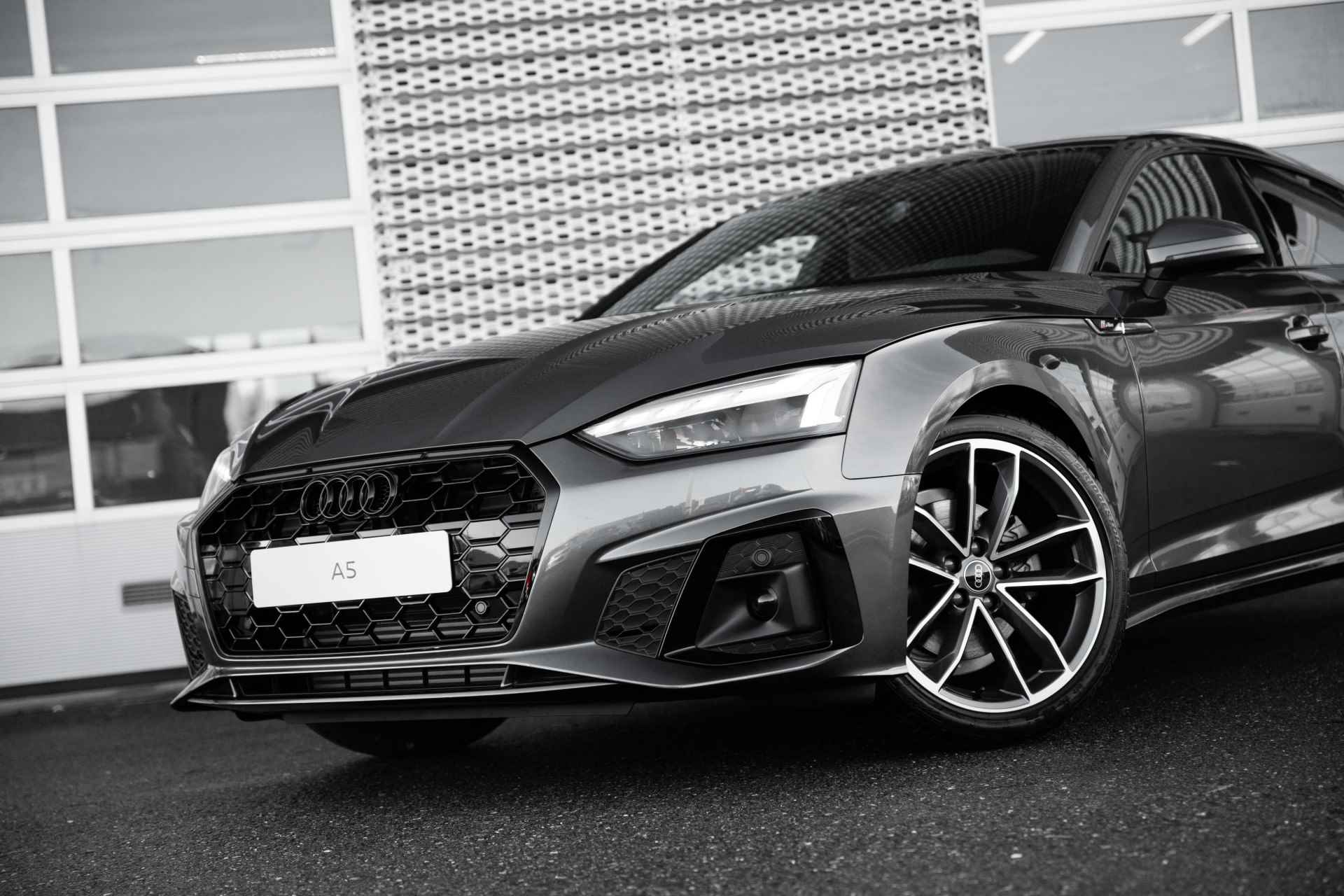 Audi A5 Sportback 35 TFSI S edition Competition | Assistentiepakket Driving + Parking | Zwart optiek | 19" - 19/70