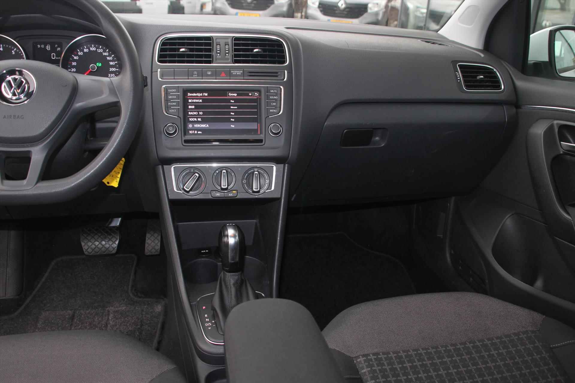 VOLKSWAGEN Polo 90PK-5DRS-COMFORTLINE-AUTOM-117DKM-APPLE  CAR- - 12/27