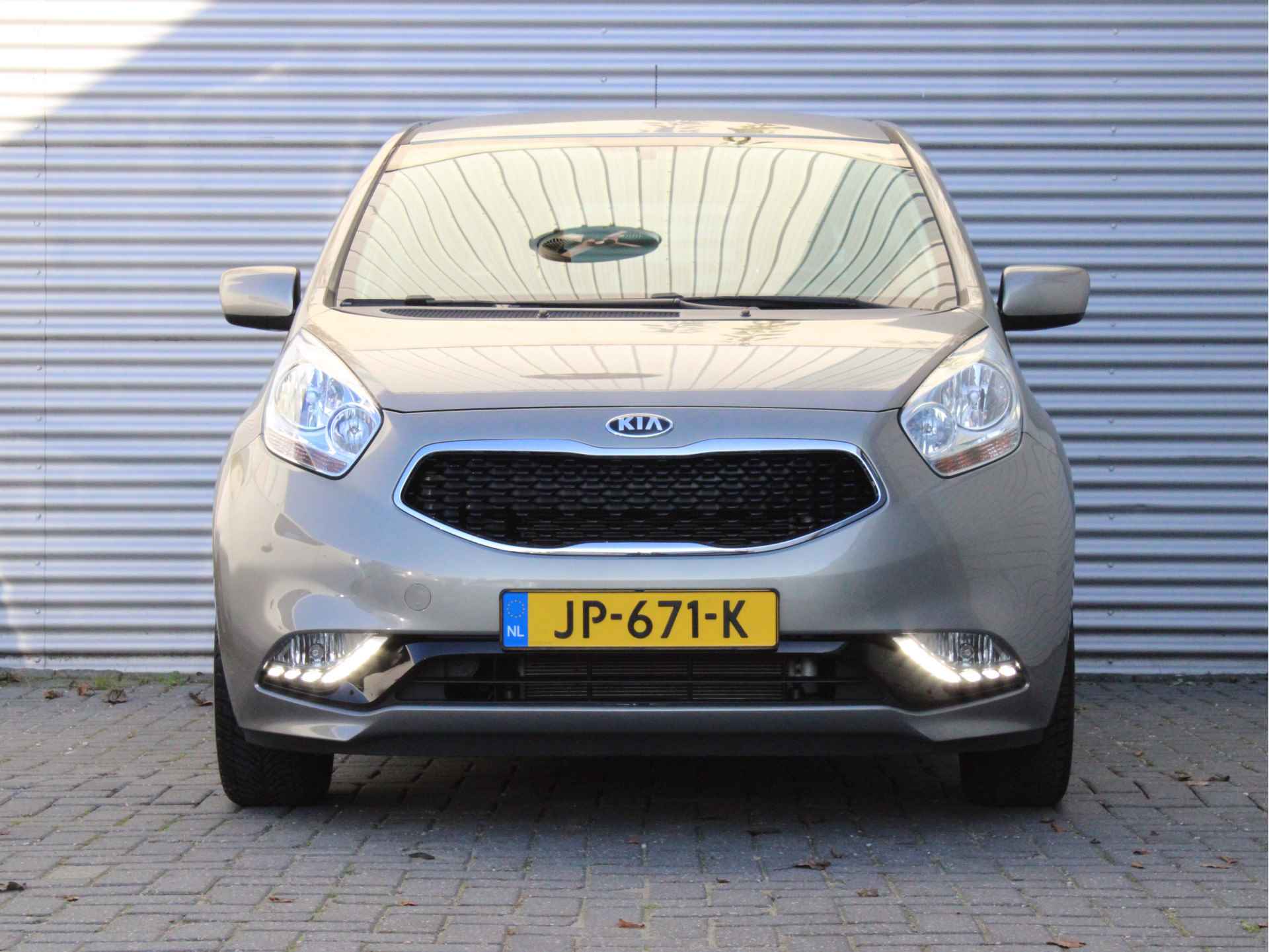 Kia Venga 1.6 CVVT DynamicPLusLine Automaat | Navigatie | 100% Dealer Onderhouden! Climate Control | Allseason Banden | Cruise Control | D - 2/32