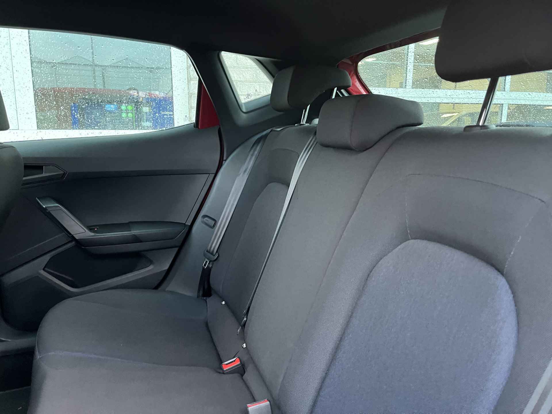 SEAT Ibiza 1.0 TSI FR / GARANTIE TM 5-2027/ PARK. SENSOREN/ LED/ CRUISE/ PARELMOER LAK/ VIRTUAL COCKPIT/ APP CONNECT/ CLIMA/ DAB/ 17" LMV/ - 26/34