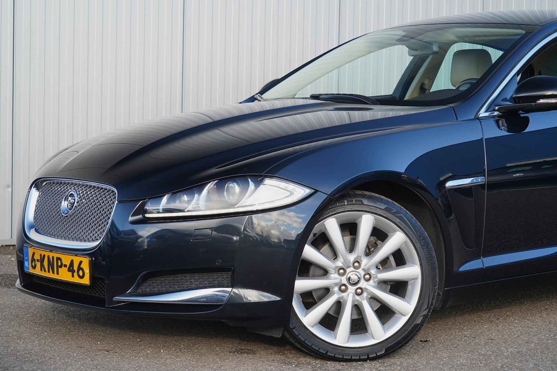 Jaguar XF 3.0D / 99dkm NAP / Org. NL / Leder / Navigatie / Climate / Cruise / Afn. Trekhaak - 25/35