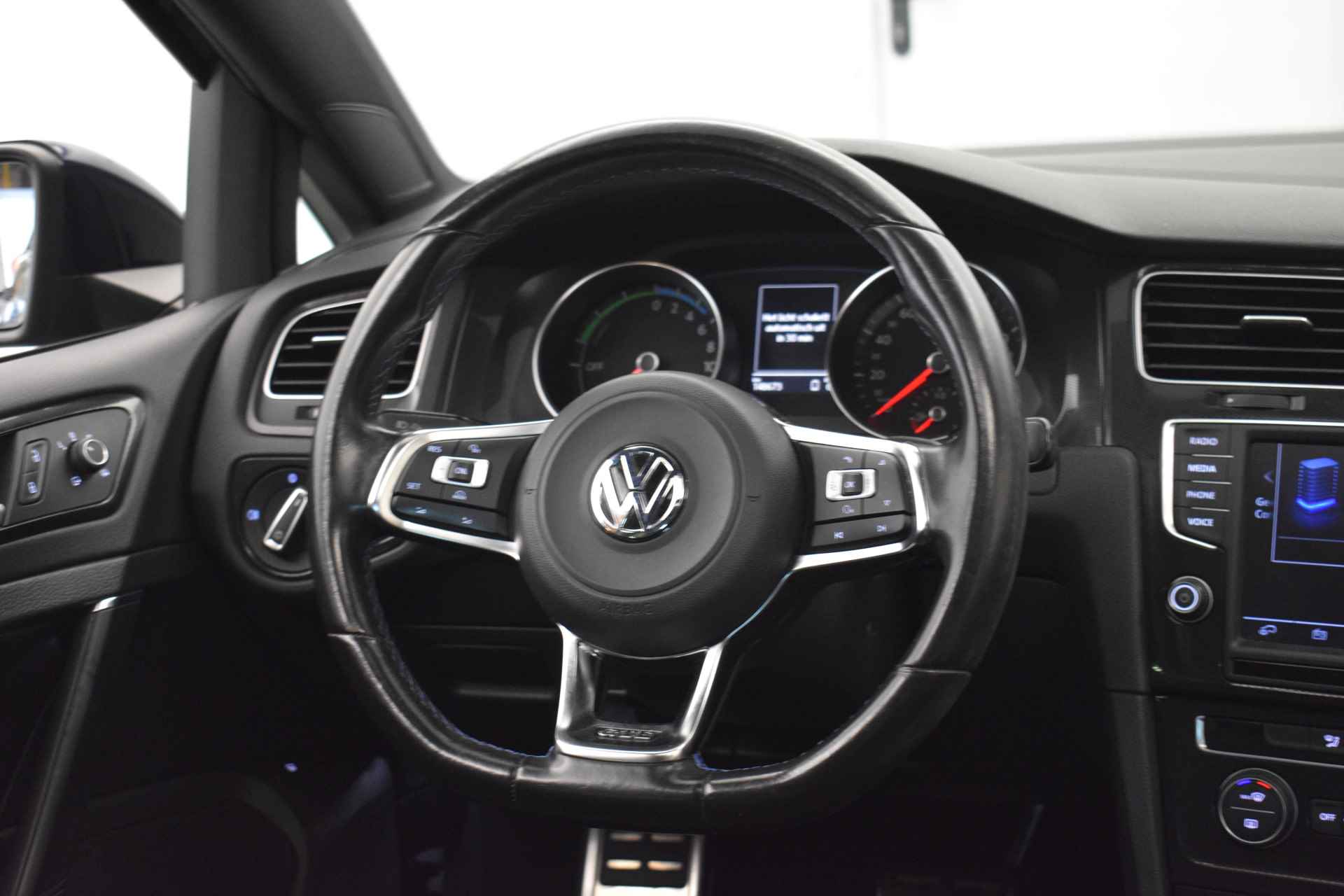 Volkswagen Golf GTE Vol Leder Camera Panoramadak Navigatie O - 32/37