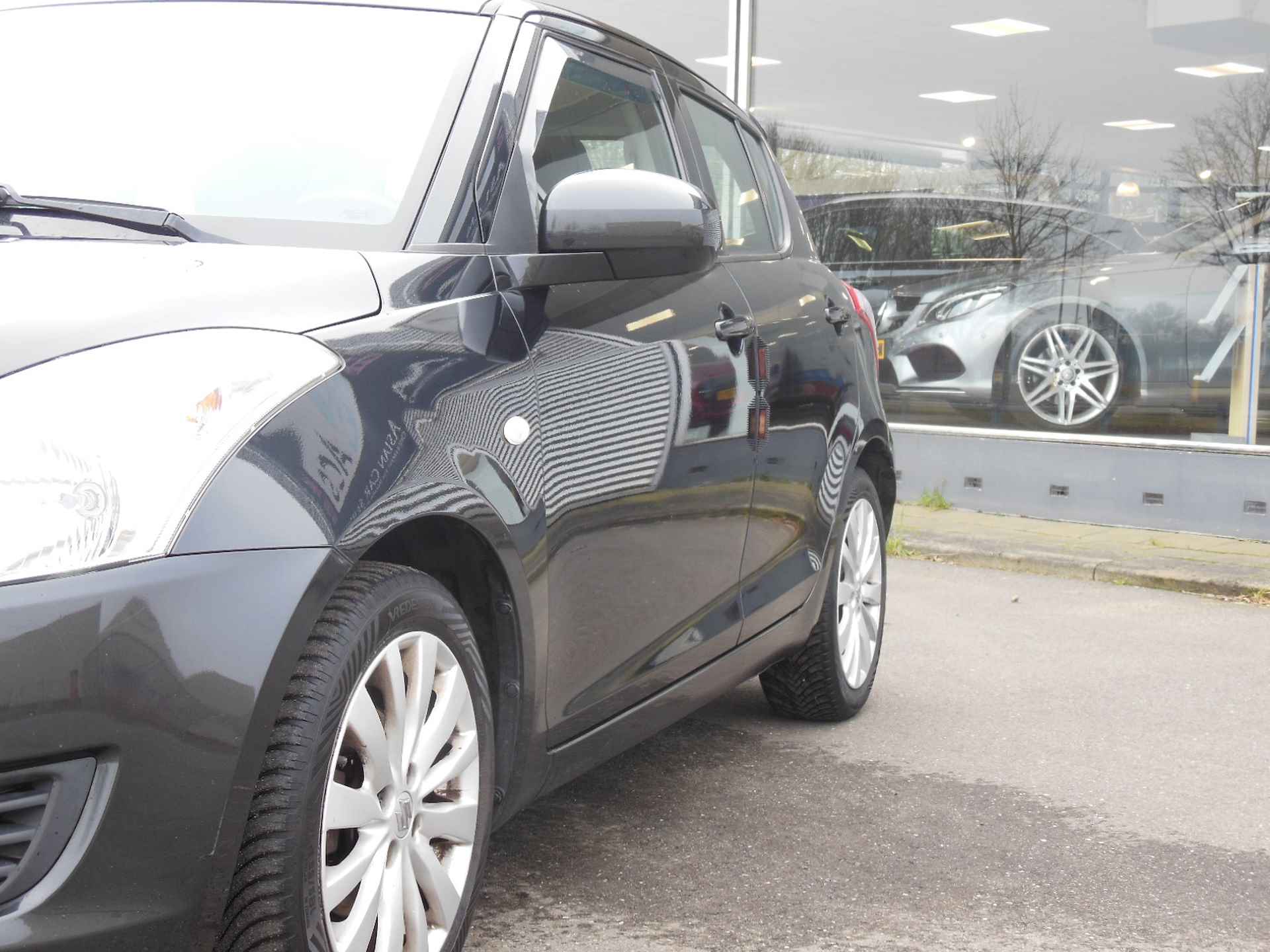 Suzuki Swift 1.2 Bandit EASSS Staat in Hoogeveen - 9/28