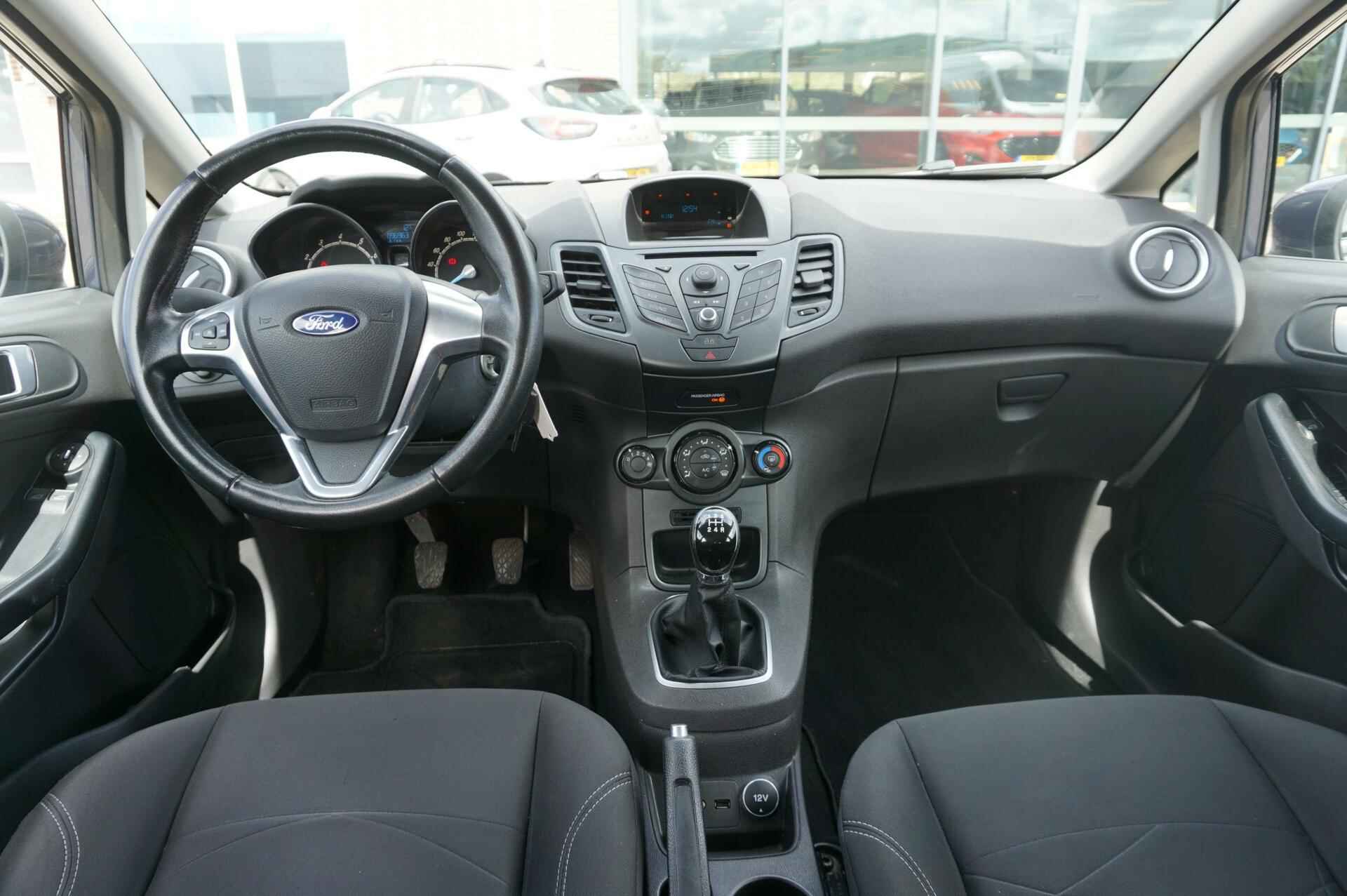 Ford Fiesta 1.0 EcoBoost Style 100PK 5DRS NIEUWE DISTRIBUTIERIEM Airco Trekhaak Centrale Deurvergrendeling Elek. Ramen LM Velgen *Dealer Onderhouden* - 17/31