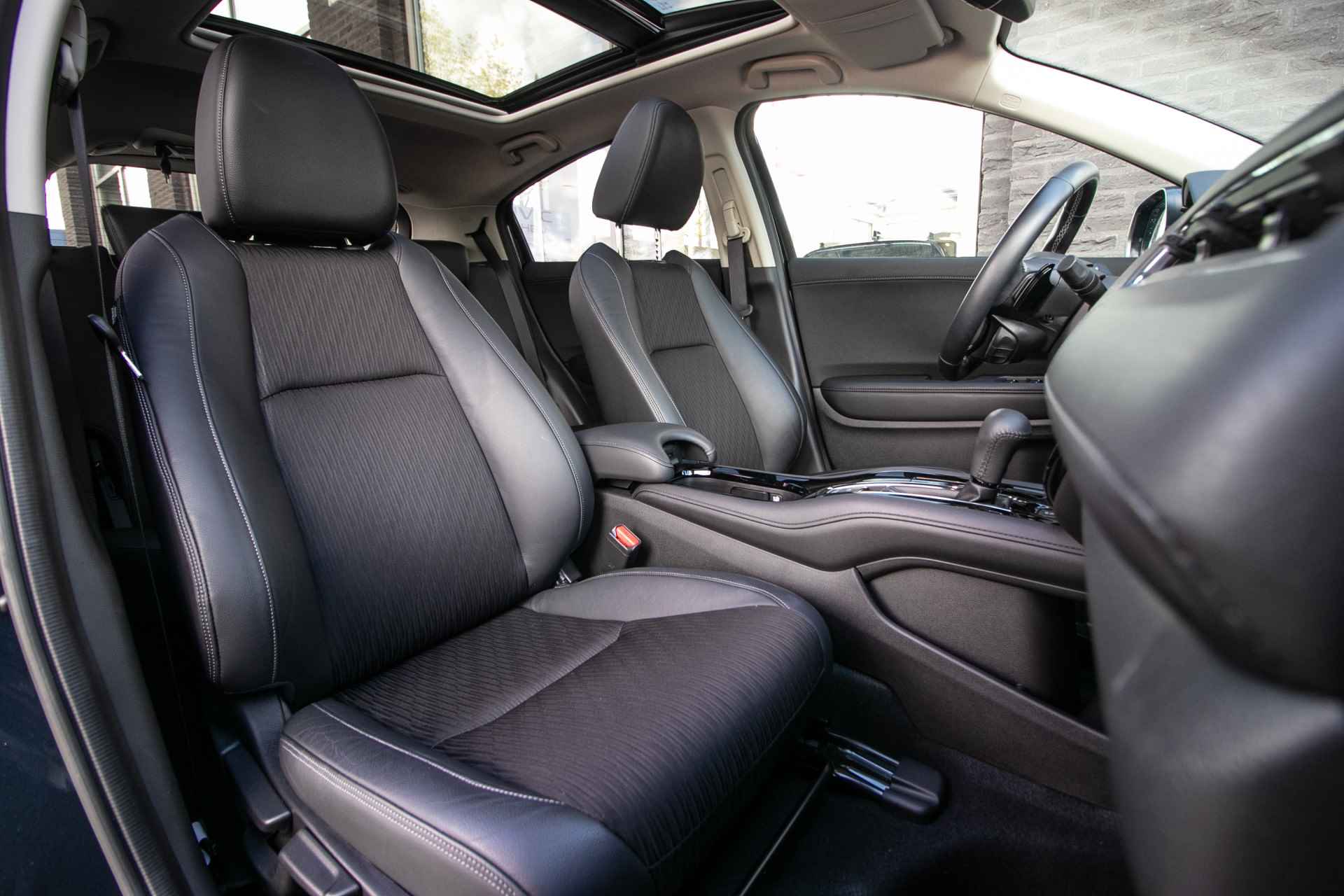 Honda HR-V 1.5 i-VTEC Executive Automaat All-in rijklaarprijs | Navi | Dealer ond. | Schuifdak - 5/42
