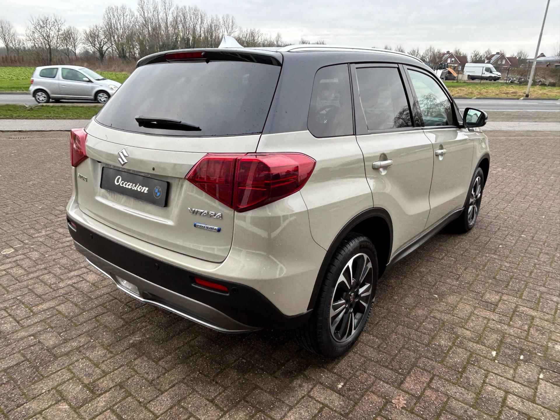 Suzuki Vitara 1.4 Boosterjet Style Smart Hybrid - Navi - Camera - PDC - Cruise - 10/23