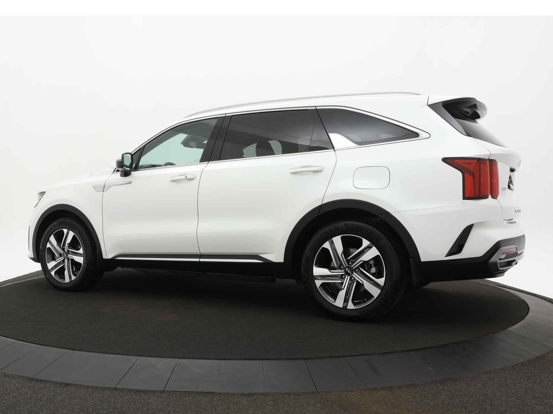 Kia Sorento 1.6 T-GDI PHEV Plug-in 4WD DynamicPlusLine 7-Persoons - Adaptief Cruise Control - Climate Control - Stoelverwarming - LM-Velgen 19" - Lederen Bekleding - Fabrieksgarantie tot 04-2029 - 5/52