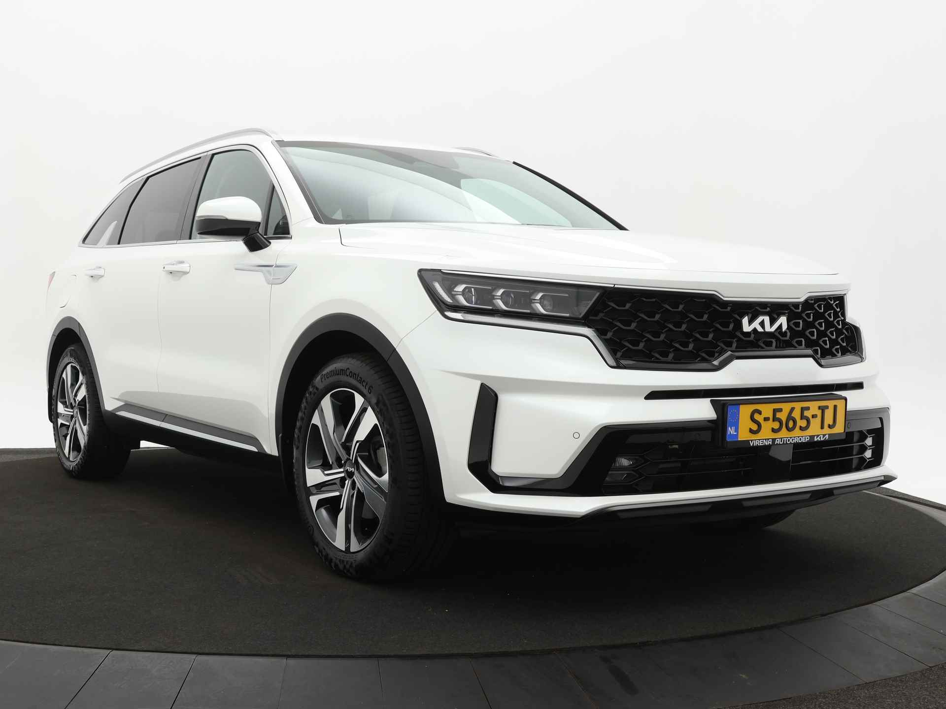 Kia Sorento 1.6 T-GDI PHEV Plug-in 4WD DynamicPlusLine 7-Persoons - Adaptief Cruise Control - Climate Control - Stoelverwarming - LM-Velgen 19" - Lederen Bekleding - Fabrieksgarantie tot 04-2029 - 12/52