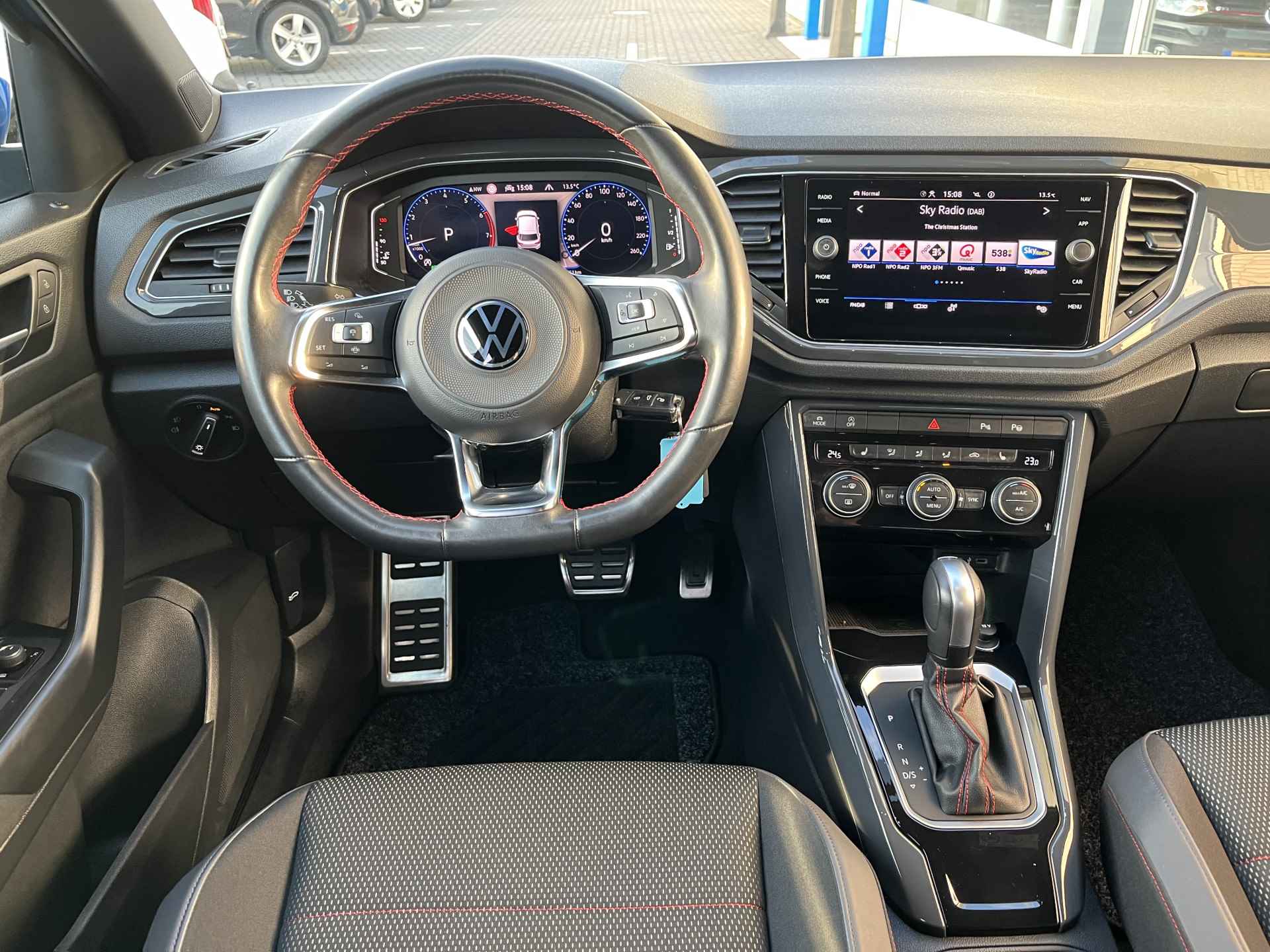 Volkswagen T-Roc 1.5 TSI Sport / AUTOMAAT/ TREKHAAK/ PARK. SENSOREN/ LED/ DIGITAL DASHBOARD/ STOEL VERWARM./ ADAPT. CRUISE/ APP CONNECT/ NAVI/ CLIMA/ DAB/ - 9/40