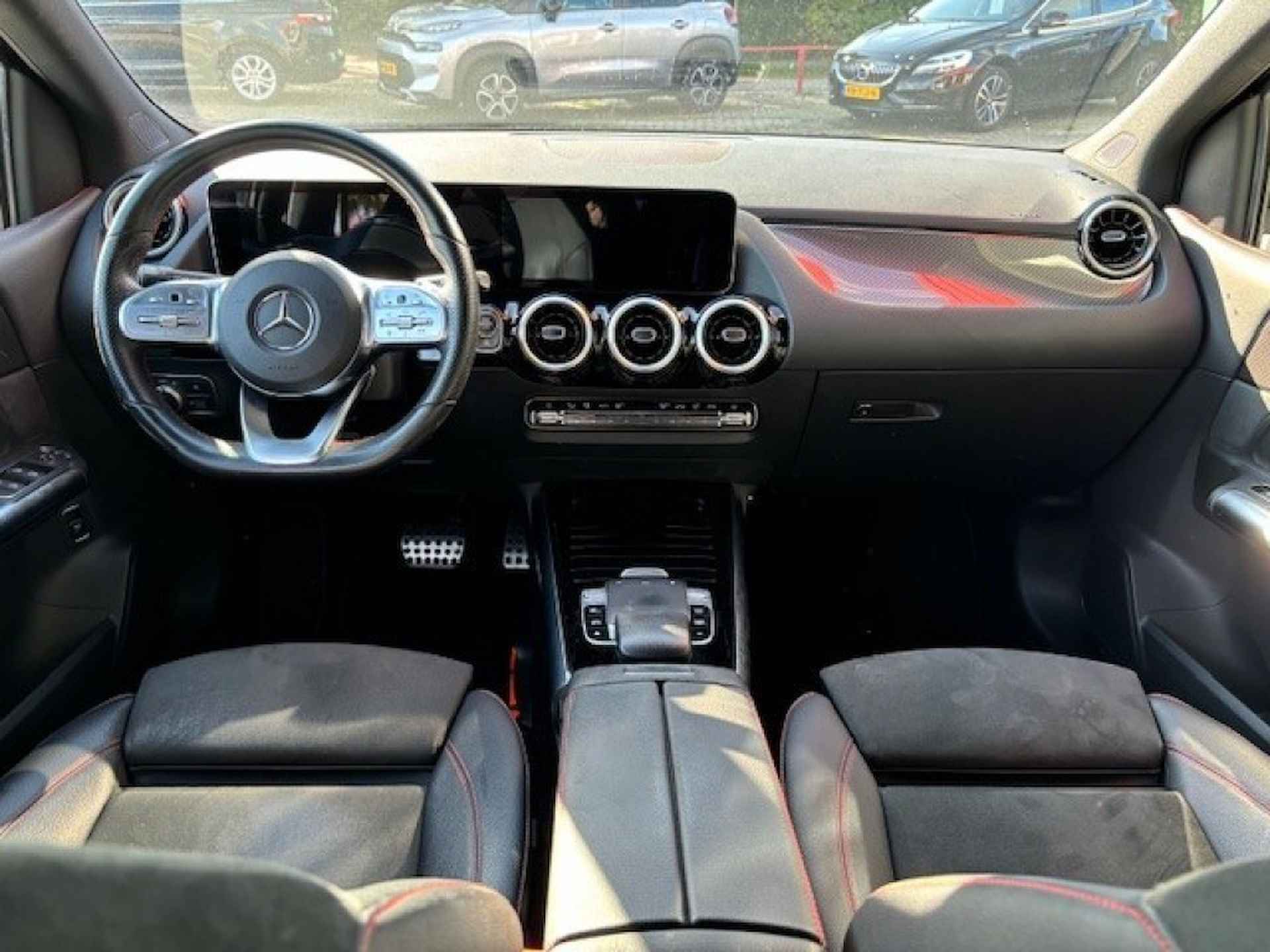 MERCEDES-BENZ B-klasse 180 Business Solution AMG, Camera, ACC, Carplay, Sportstoelen - 18/42