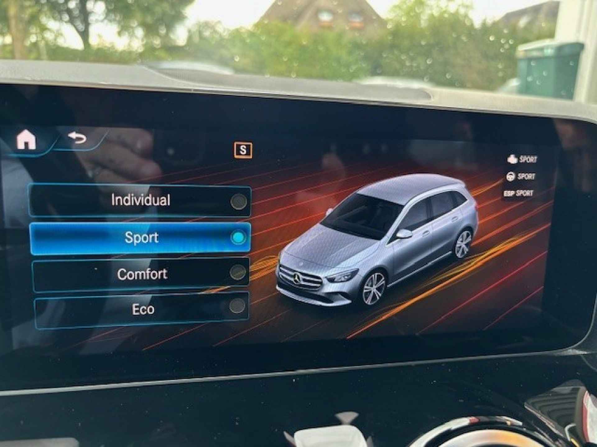 MERCEDES-BENZ B-klasse 180 Business Solution AMG, Camera, ACC, Carplay, Sportstoelen - 31/42