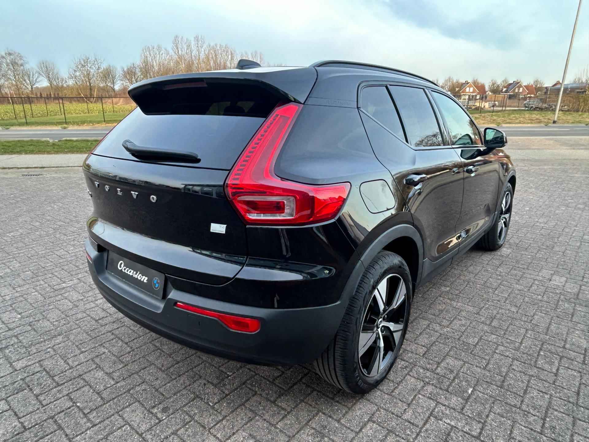 Volvo XC40 1.5 T4 Recharge R-Design - Leder - Panorama - Camera - 19 inch - Pilot Assist - 9/24