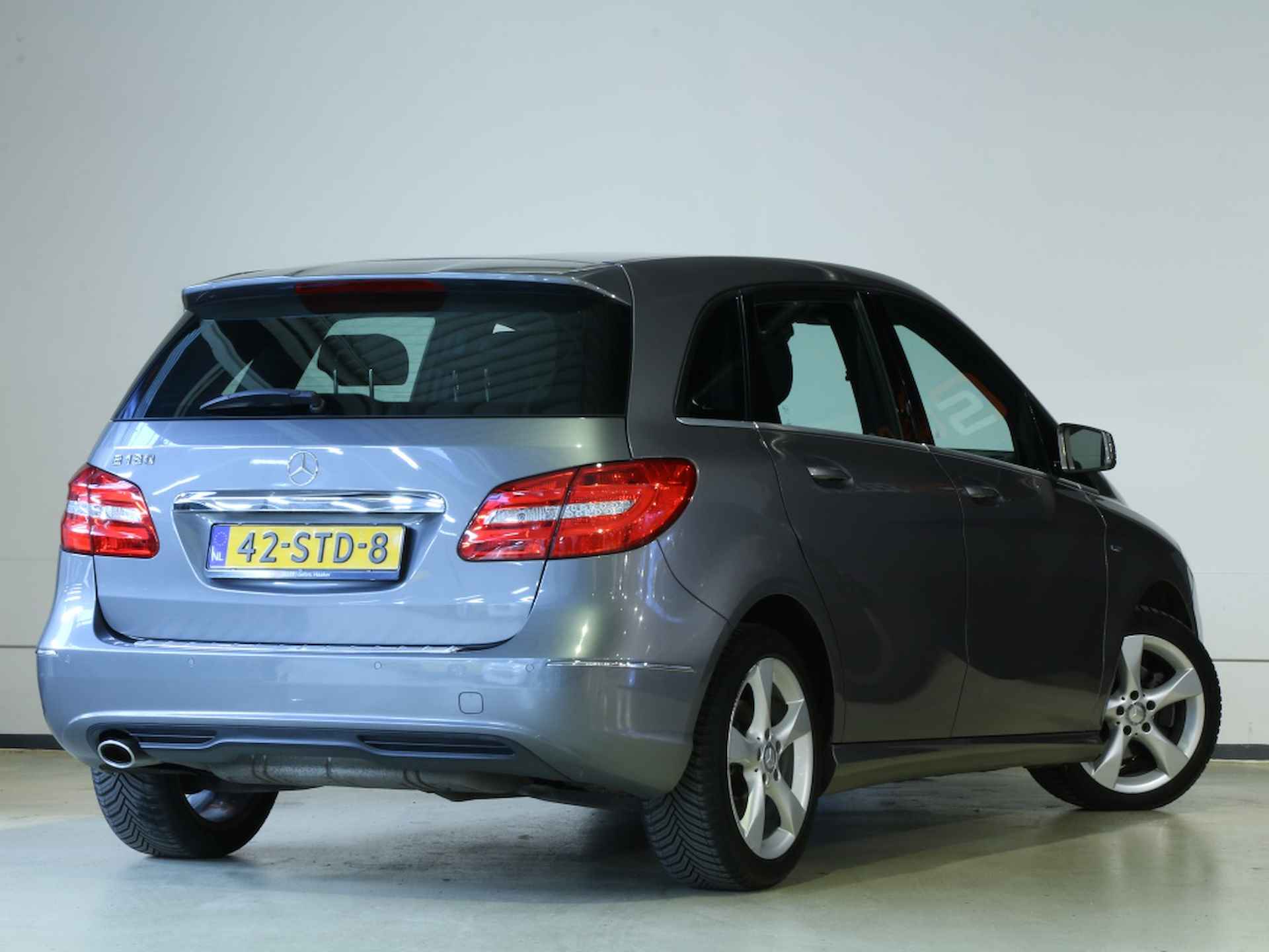 Mercedes-benz B-klasse 180 Ambition * ALL-IN PRIJS * 1 JAAR GARANTIE - 4/20