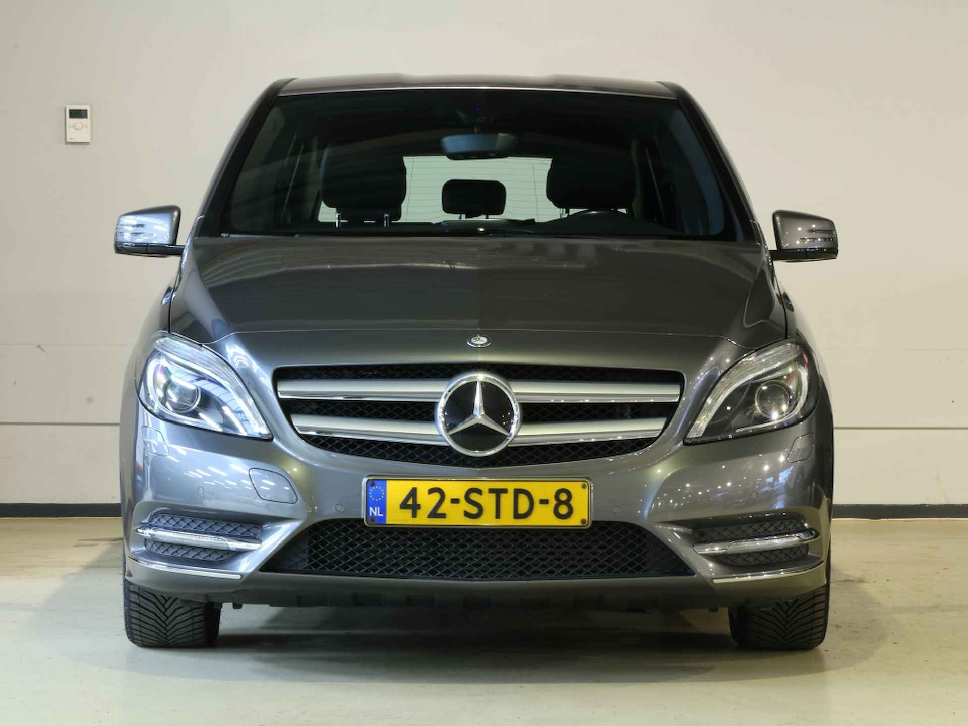 Mercedes-benz B-klasse 180 Ambition * ALL-IN PRIJS * 1 JAAR GARANTIE - 6/20