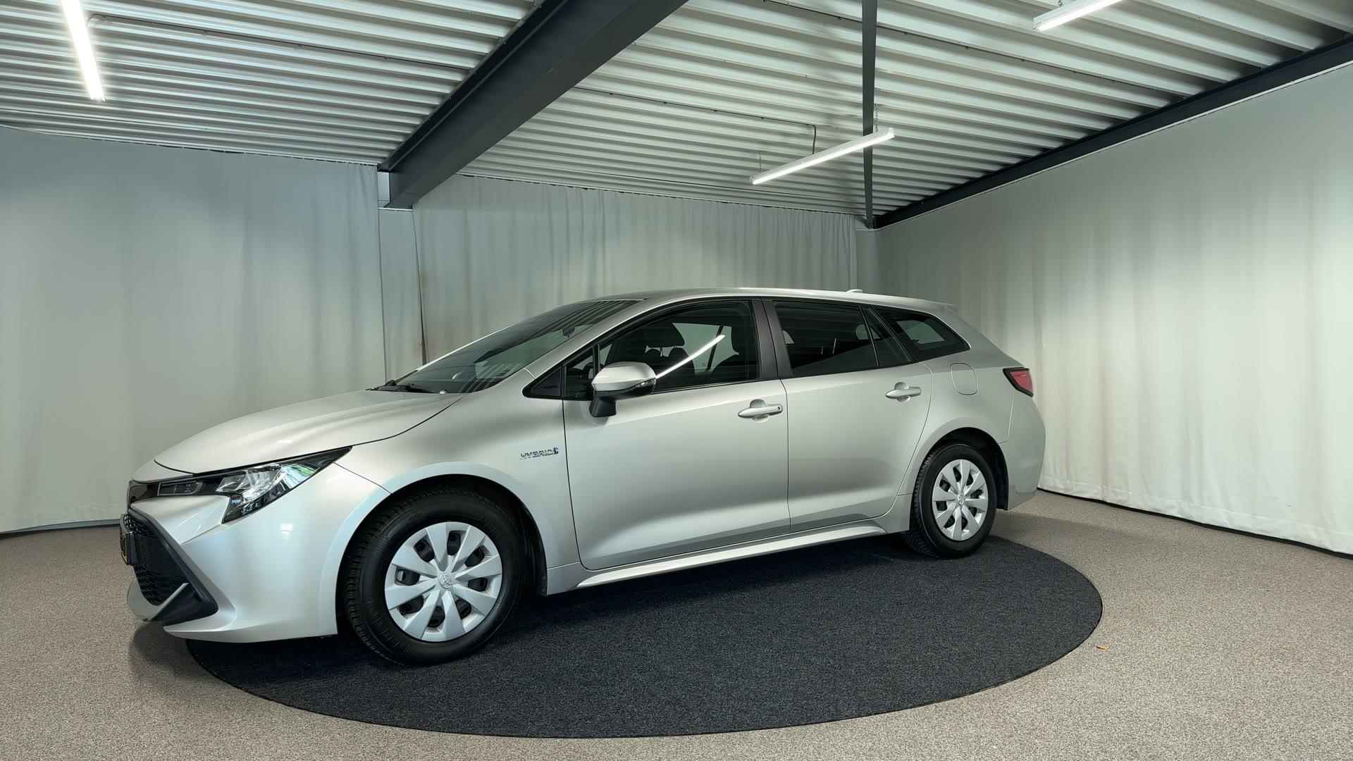 Toyota Corolla Touring Sports 1.8 Hybrid Active NAV-BY-APP|TREKHAAK - 4/43