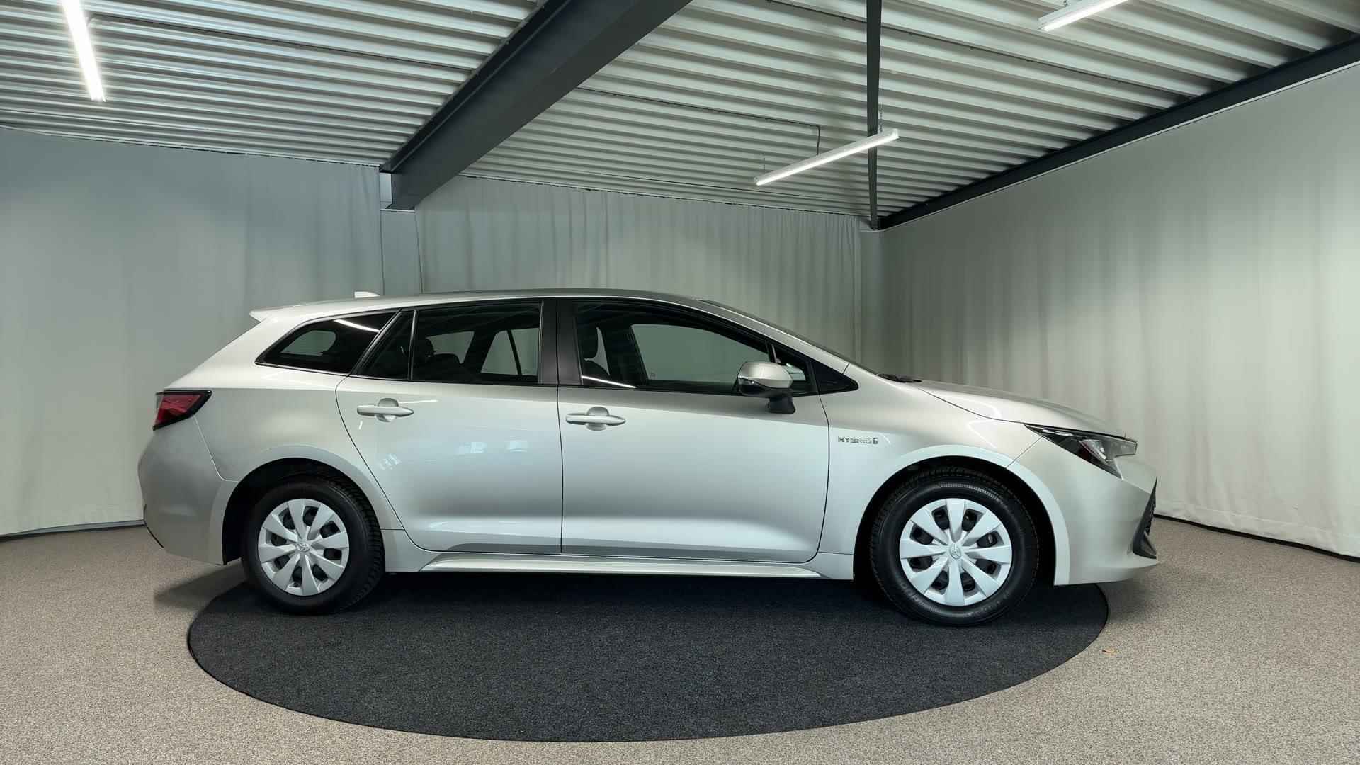 Toyota Corolla Touring Sports 1.8 Hybrid Active NAV-BY-APP|TREKHAAK - 9/43