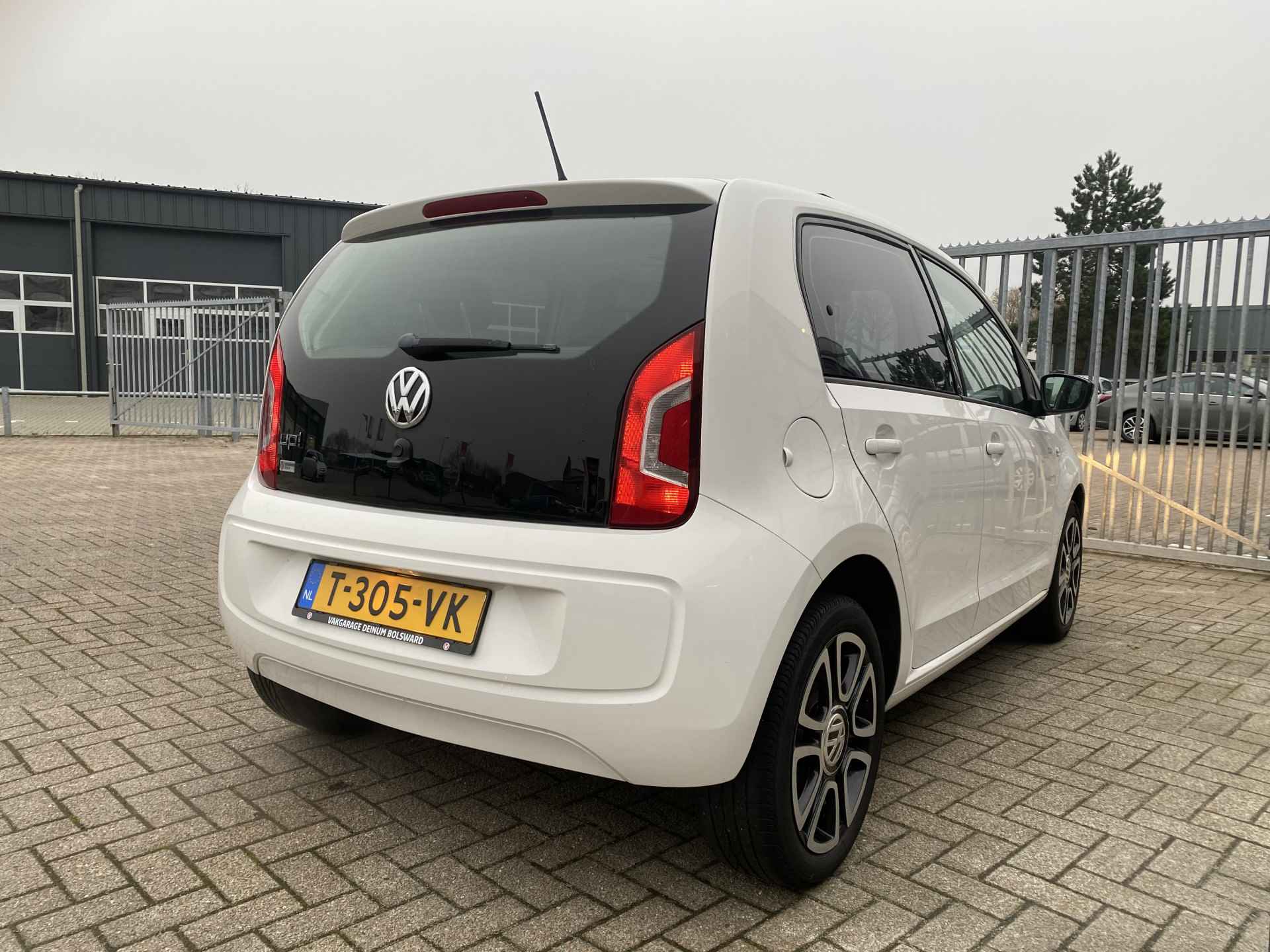 Volkswagen up! 1.0 high up! 5-deurs BlueMotion Navigatie, Airco, Panoramadak, etc..!! - 12/25