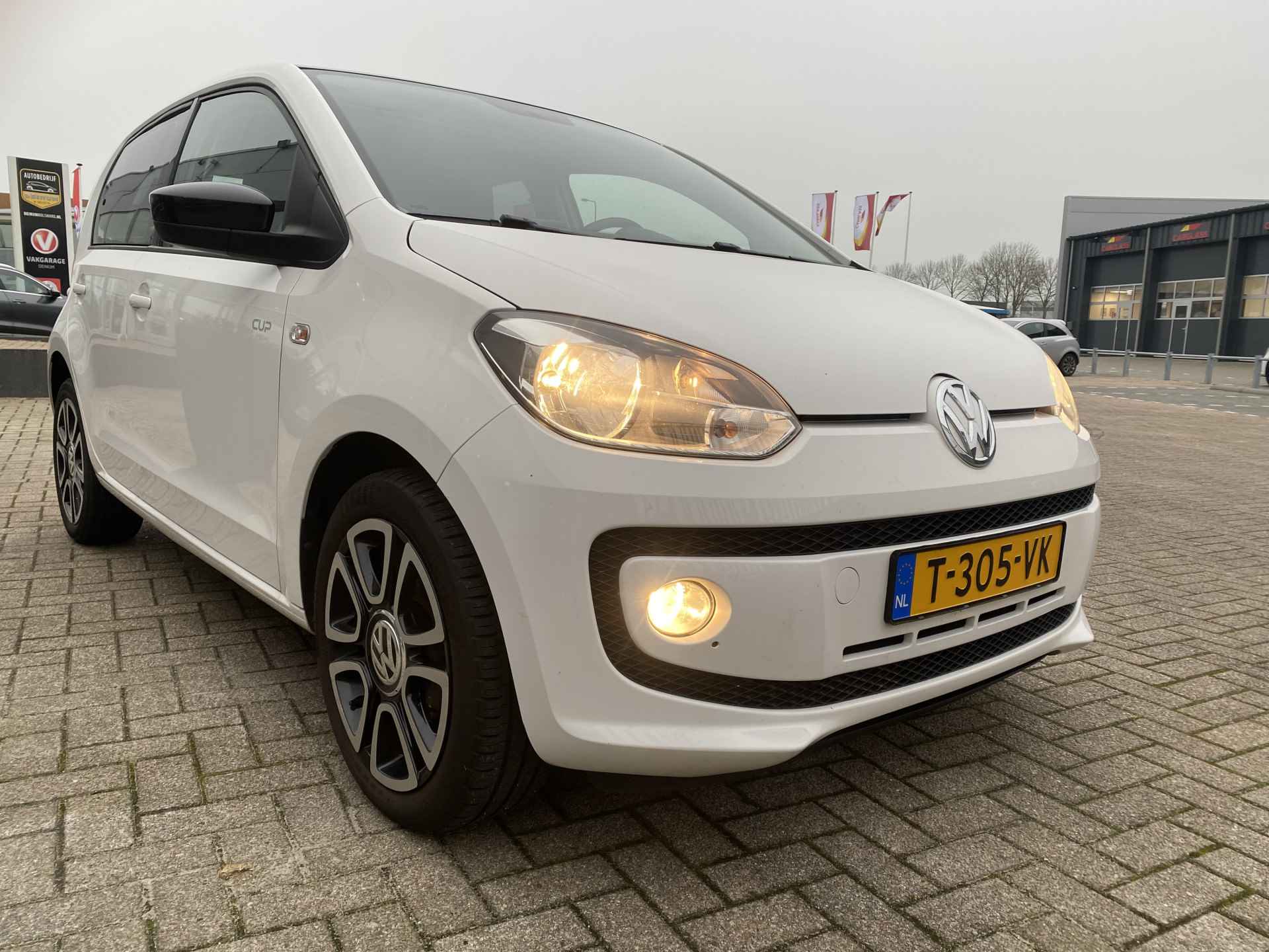 Volkswagen up! 1.0 high up! 5-deurs BlueMotion Navigatie, Airco, Panoramadak, etc..!! - 14/25