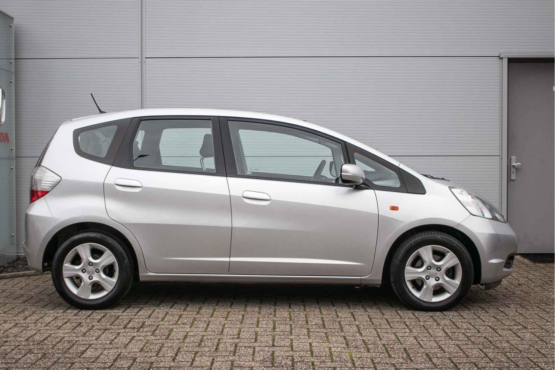 Honda Jazz 1.2 Trend - Incl. nieuwe APK | 12 mnd garantie | Airco | Dealerond. - 2/37