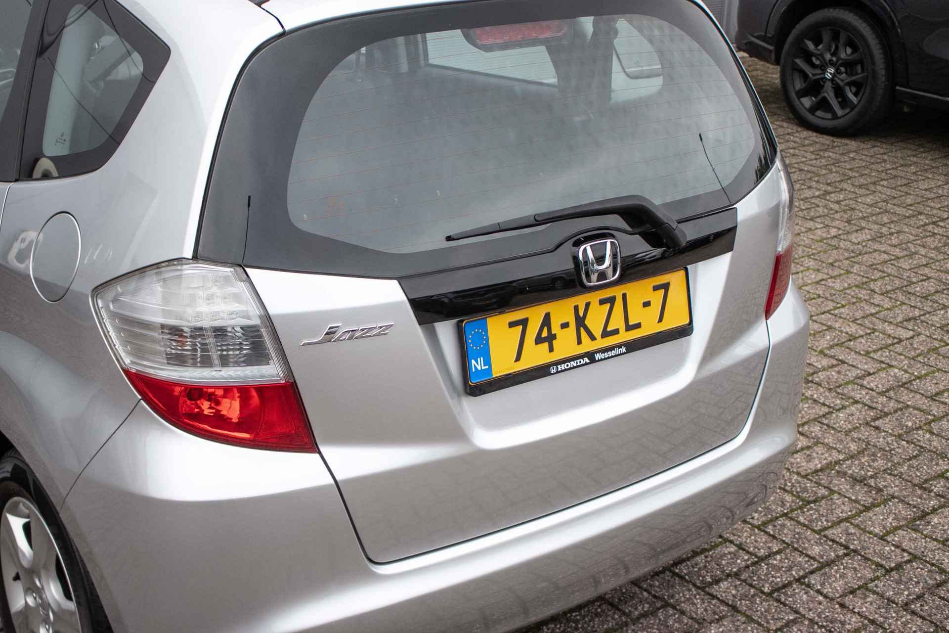 Honda Jazz 1.2 Trend - Incl. nieuwe APK | 12 mnd garantie | Airco | Dealerond. - 27/37