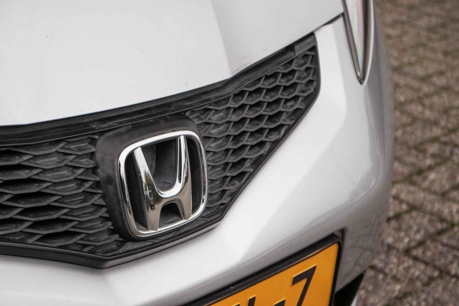 Honda Jazz 1.2 Trend - Incl. nieuwe APK | 12 mnd garantie | Airco | Dealerond. - 30/37