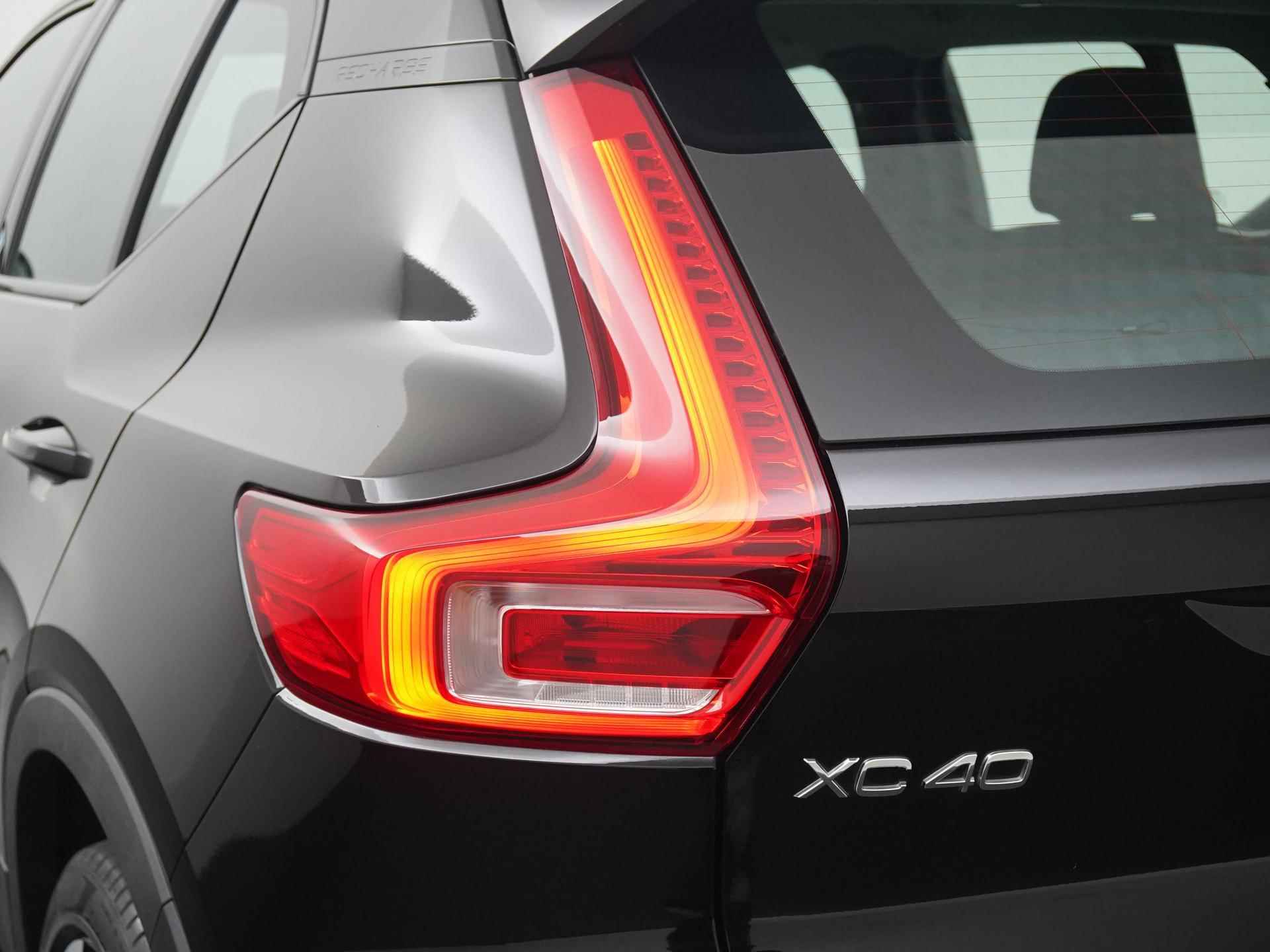 Volvo XC40 1.5 T4 Recharge R-Design Expression | Panoramadak | 20'' | Zondag Open! - 23/43