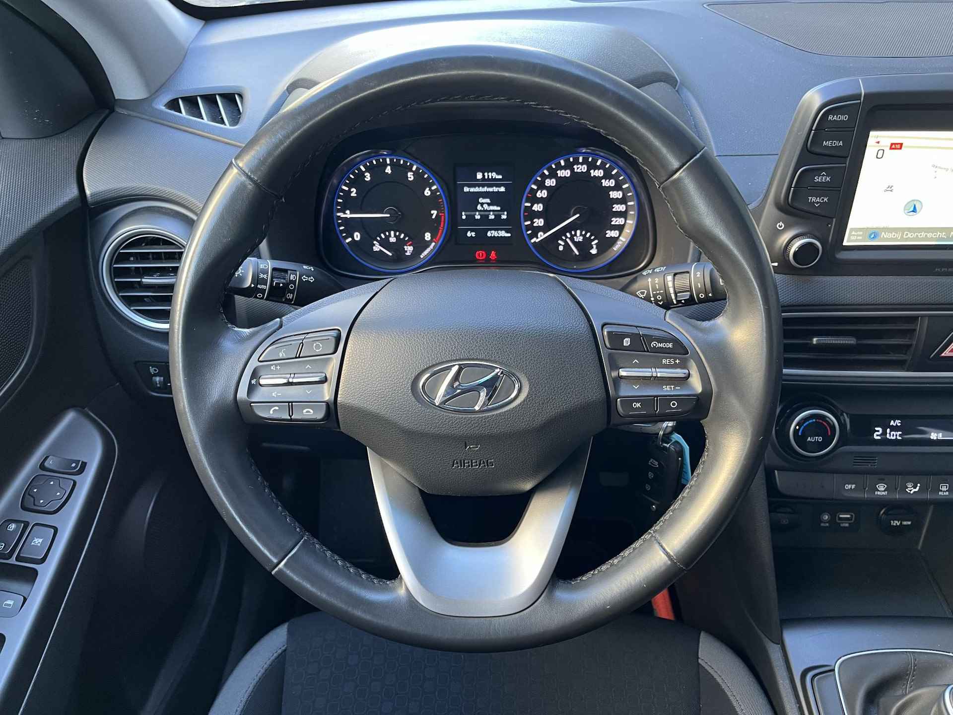 Hyundai Kona 1.0 T-GDI 120 PK Comfort | Geïntegreerde navigatiesysteem | Lichtmetalen velgen 15'' | Trekhaak | - 16/46