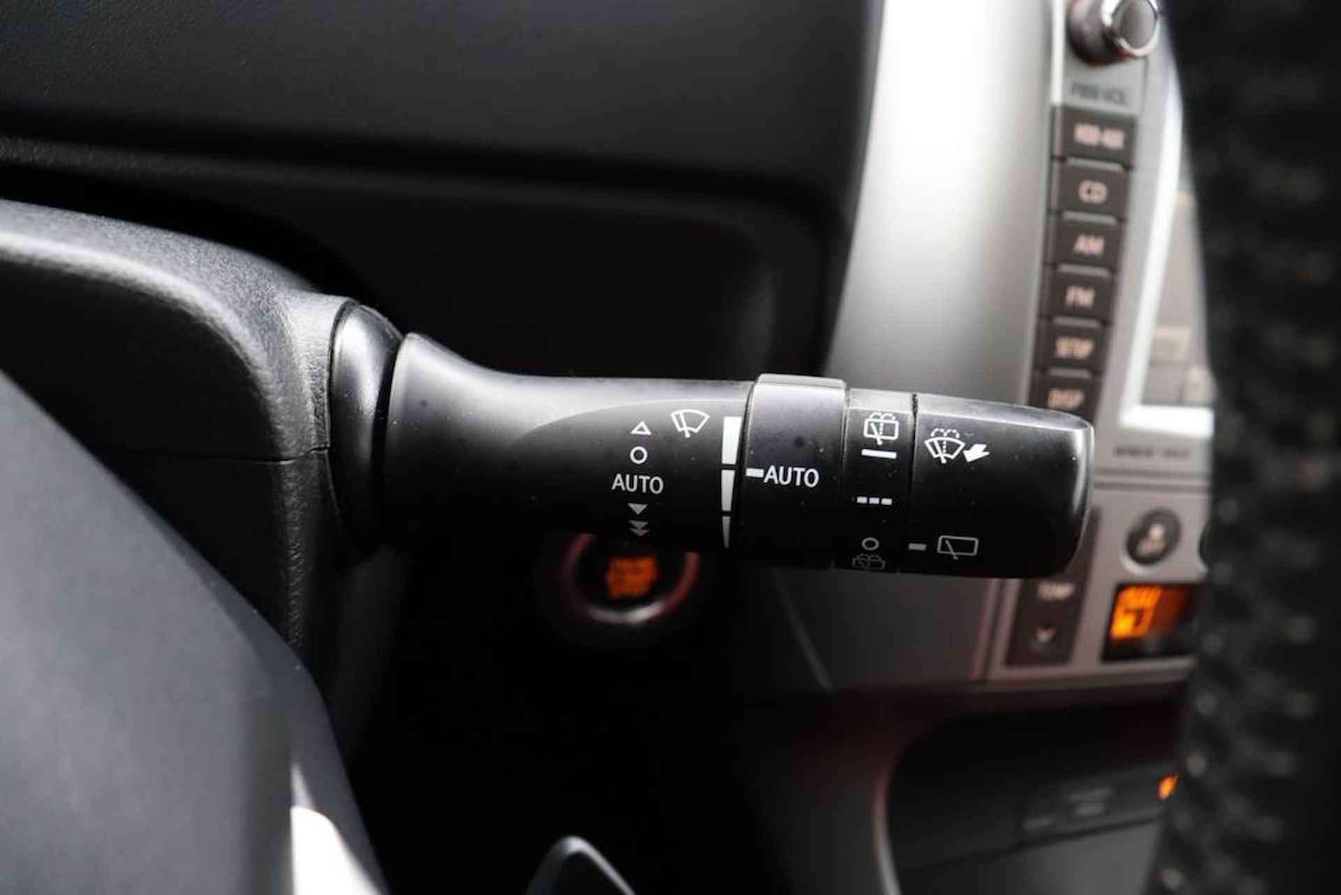 Toyota Verso 1.8 VVT-i Dynamic Business | Leer | Trekhaak | Parkeercamera | Panorama dak | Navigatie | - 31/59
