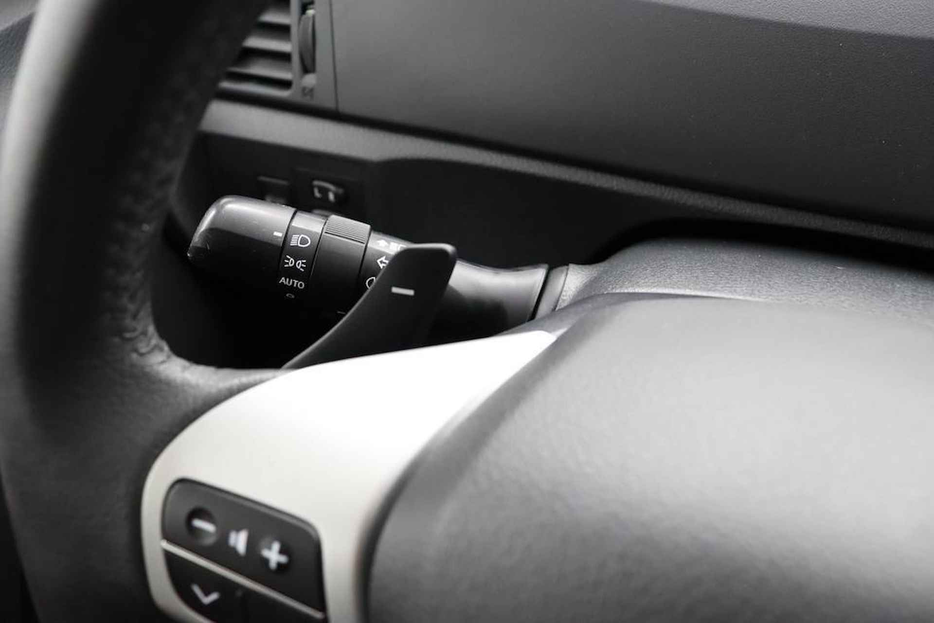 Toyota Verso 1.8 VVT-i Dynamic Business | Leer | Trekhaak | Parkeercamera | Panorama dak | Navigatie | - 50/59