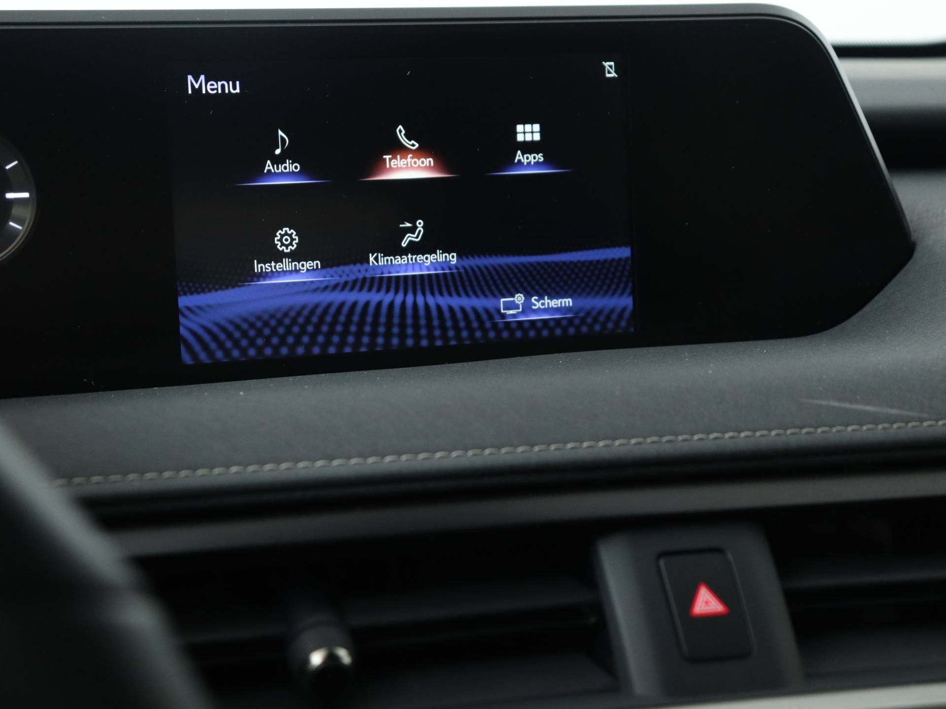 Lexus UX 300e Luxury | Lederen Bekleding |Stoelverwarming & -Koeling | Apple Carplay & Android Auto | - 8/52