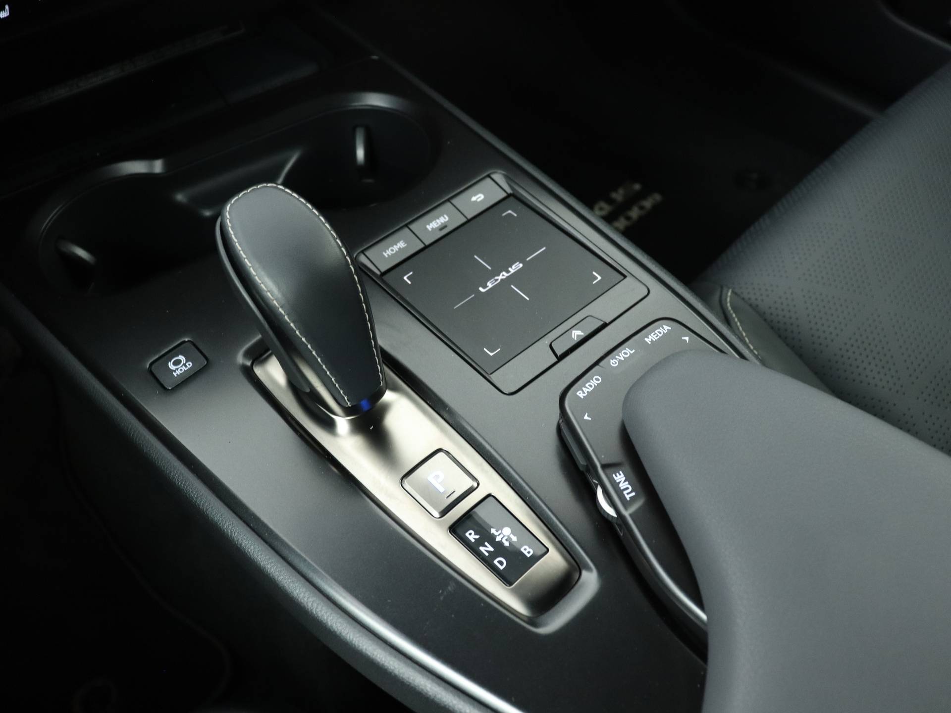 Lexus UX 300e Luxury | Lederen Bekleding |Stoelverwarming & -Koeling | Apple Carplay & Android Auto | - 11/52