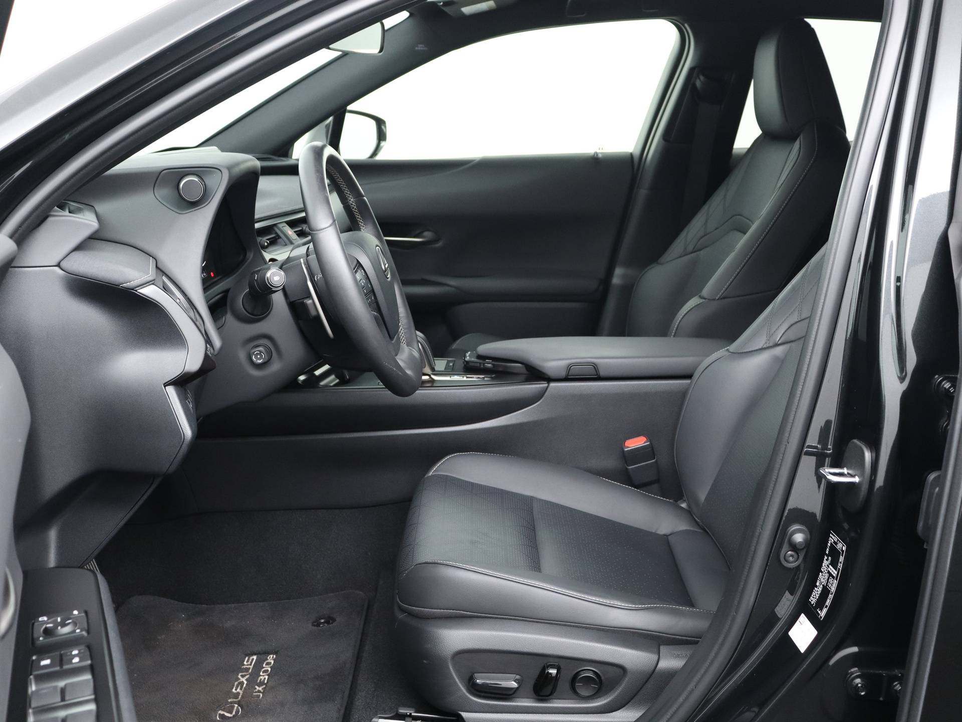 Lexus UX 300e Luxury | Lederen Bekleding |Stoelverwarming & -Koeling | Apple Carplay & Android Auto | - 16/52