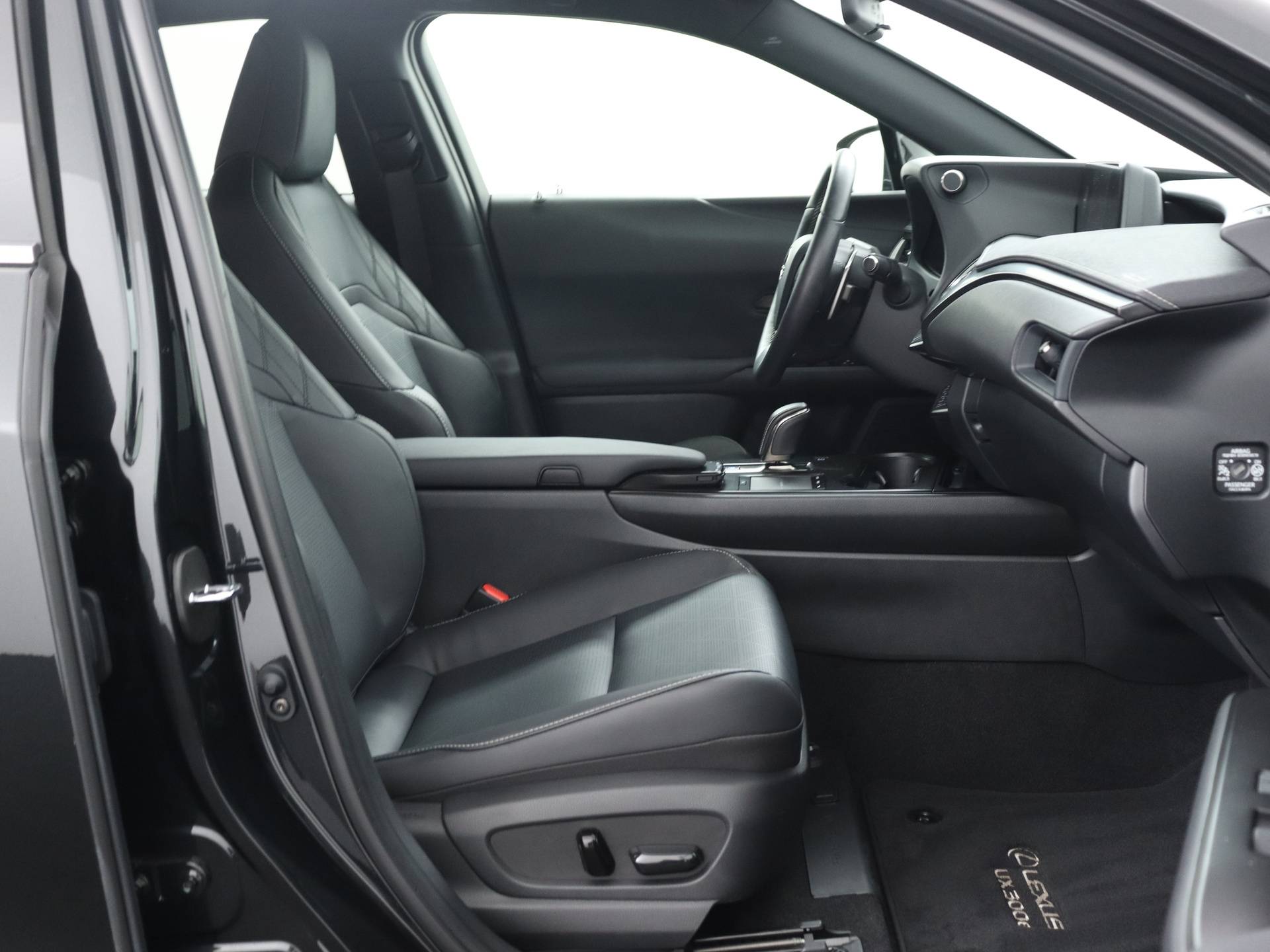 Lexus UX 300e Luxury | Lederen Bekleding |Stoelverwarming & -Koeling | Apple Carplay & Android Auto | - 26/52