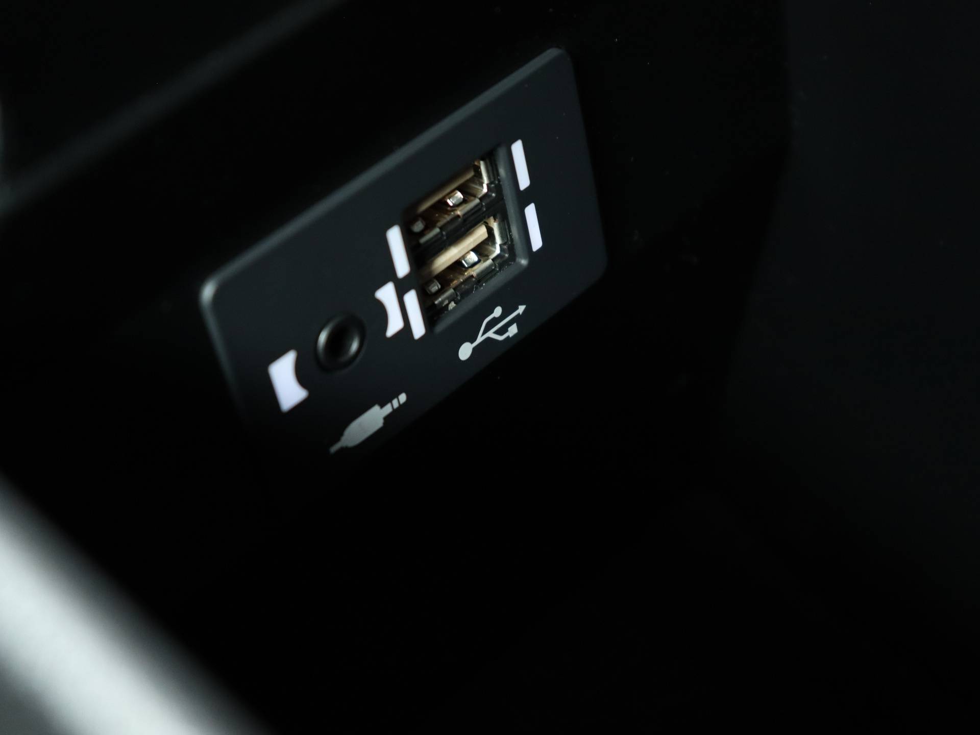 Lexus UX 300e Luxury | Lederen Bekleding |Stoelverwarming & -Koeling | Apple Carplay & Android Auto | - 30/52