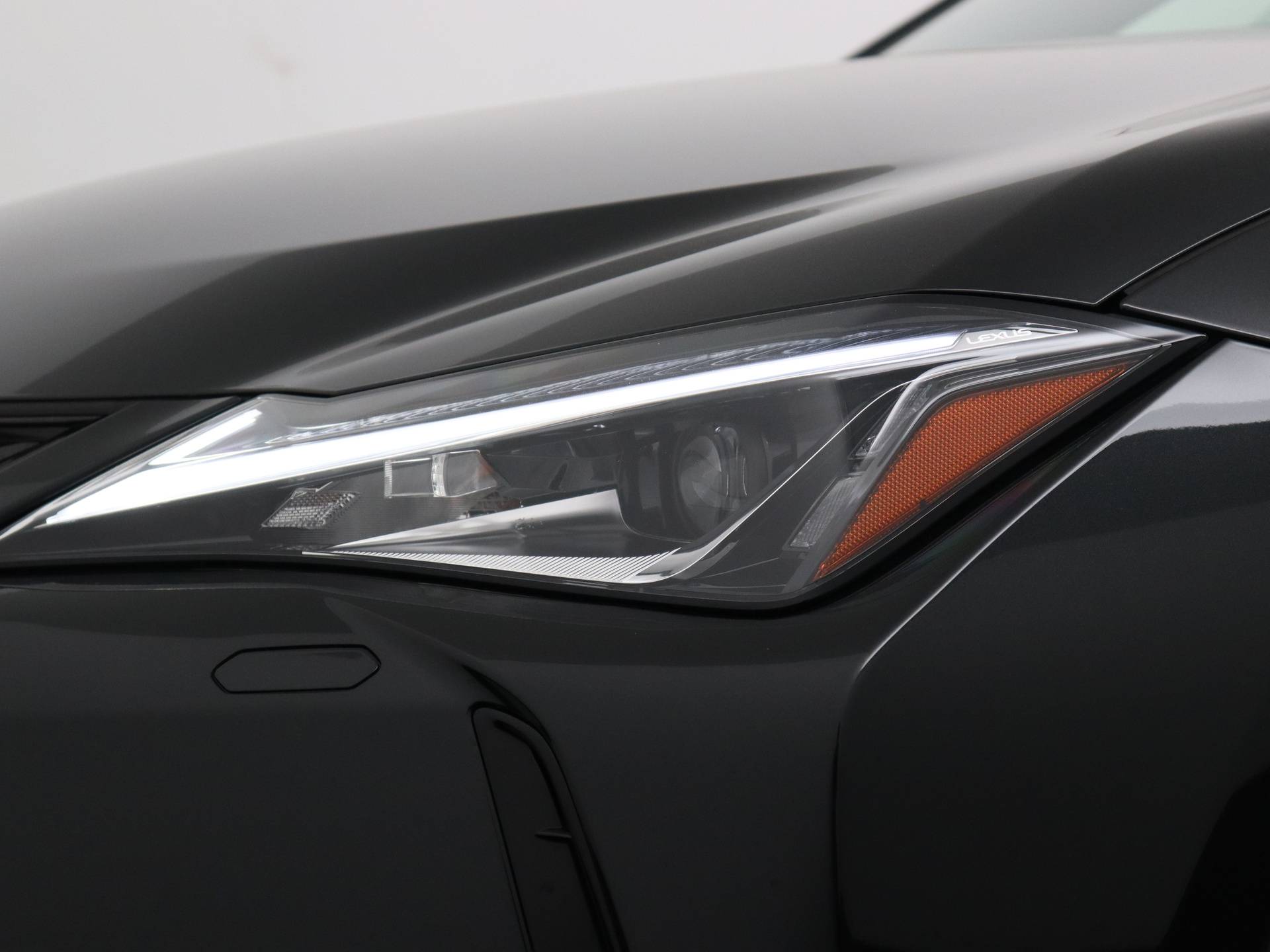 Lexus UX 300e Luxury | Lederen Bekleding |Stoelverwarming & -Koeling | Apple Carplay & Android Auto | - 36/52