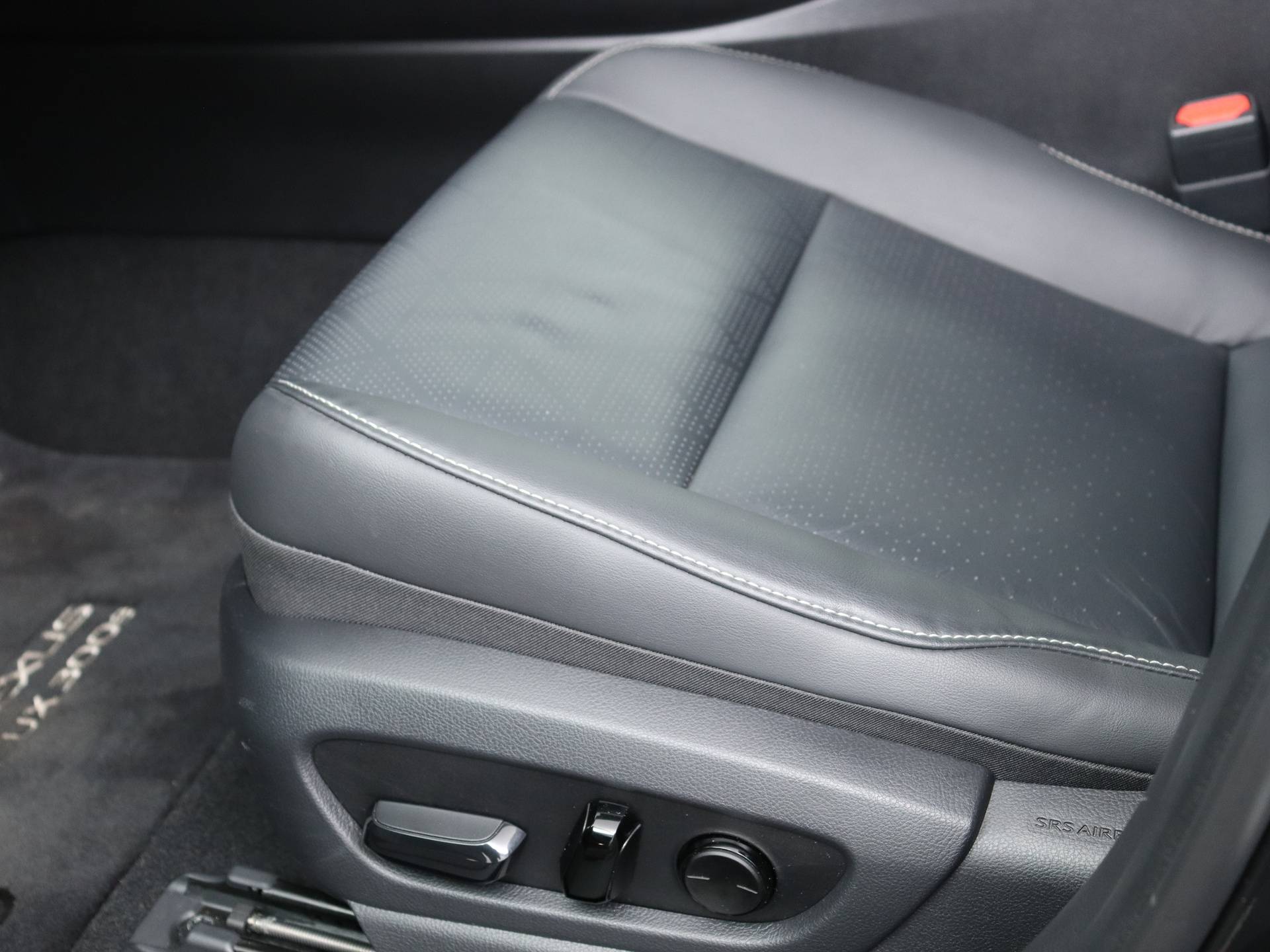 Lexus UX 300e Luxury | Lederen Bekleding |Stoelverwarming & -Koeling | Apple Carplay & Android Auto | - 40/52
