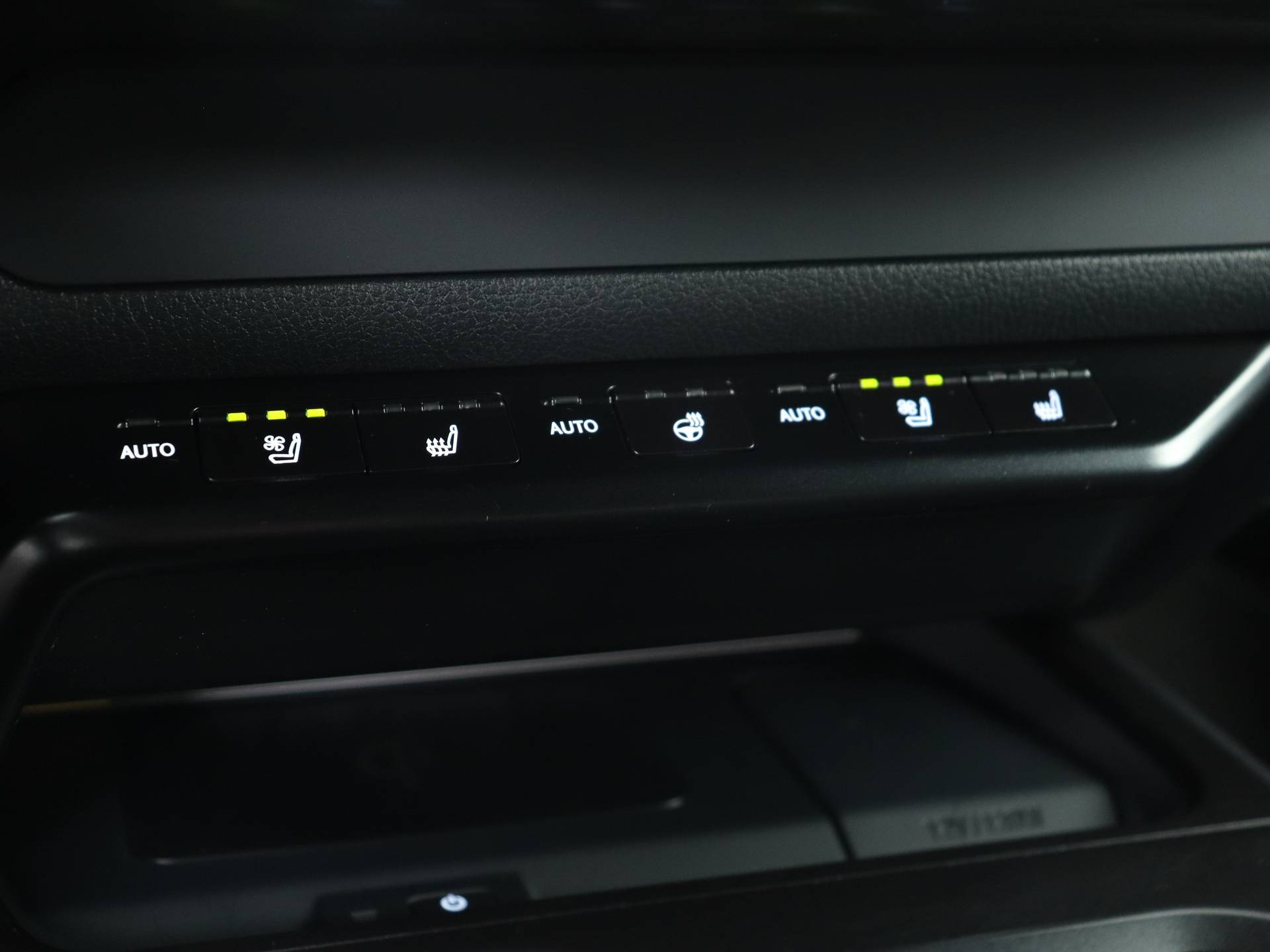 Lexus UX 300e Luxury | Lederen Bekleding |Stoelverwarming & -Koeling | Apple Carplay & Android Auto | - 47/52